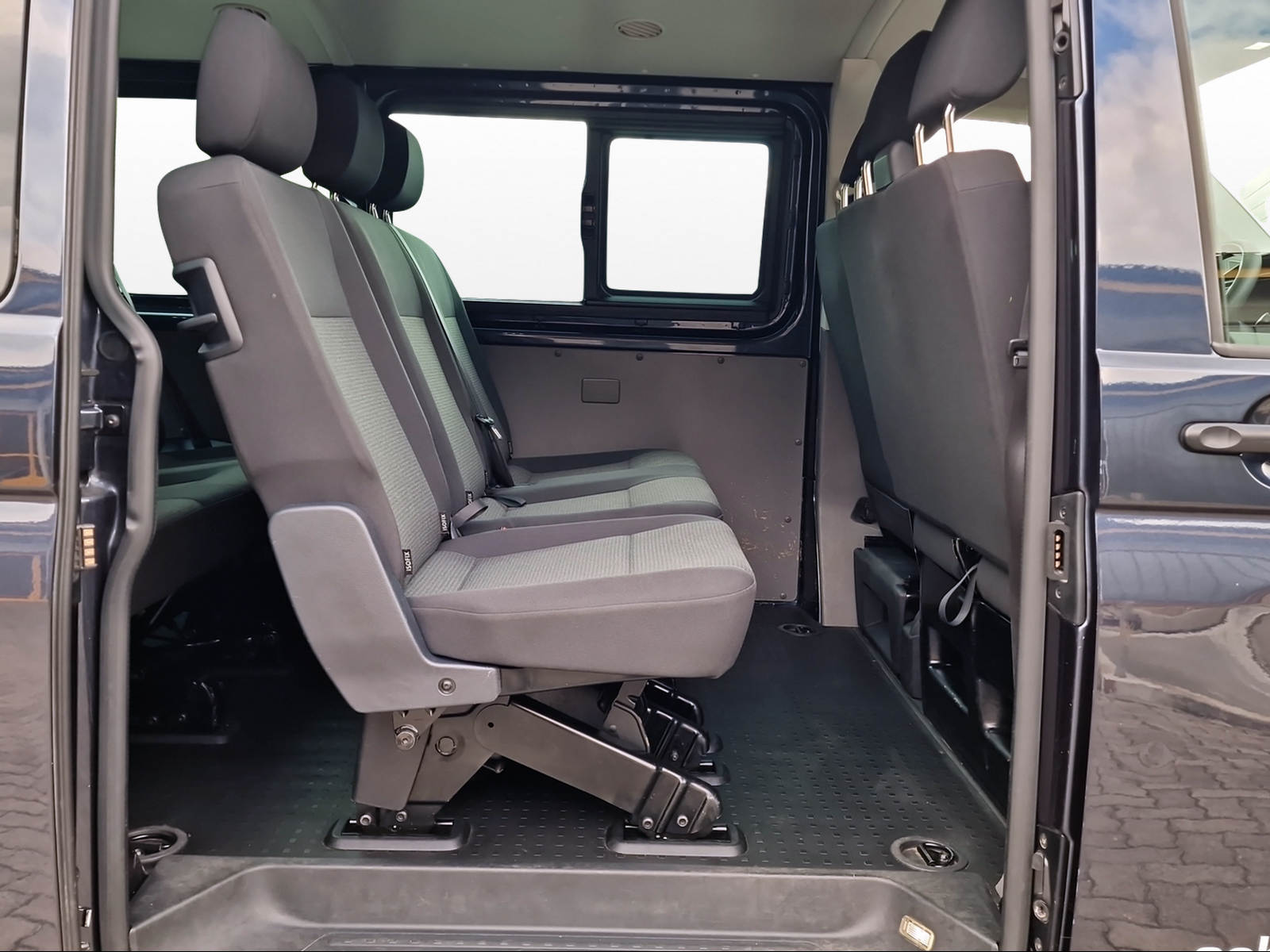 VW T6.1 2.0 TDI DSG-image-10