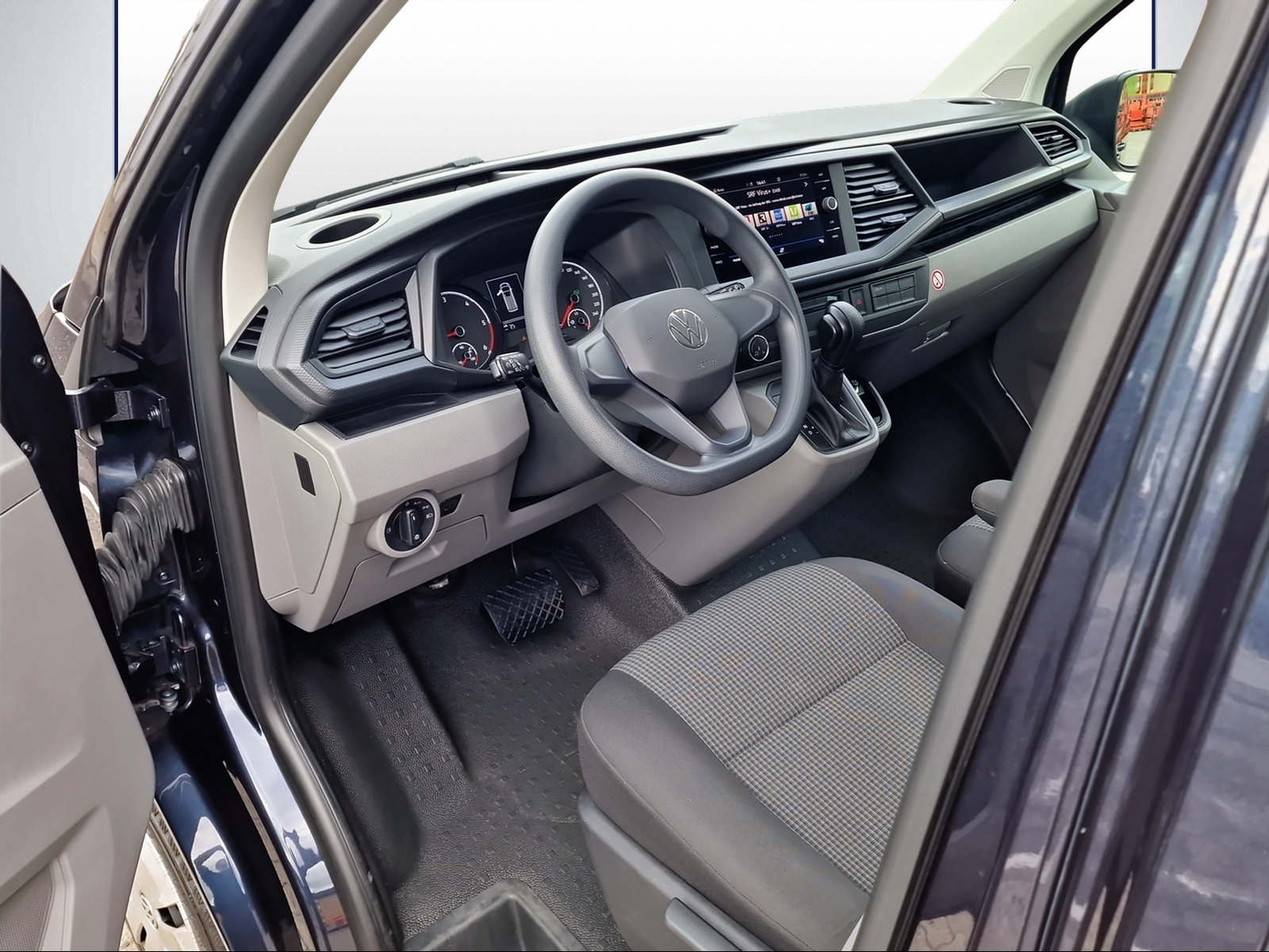 VW T6.1 2.0 TDI DSG-image-5