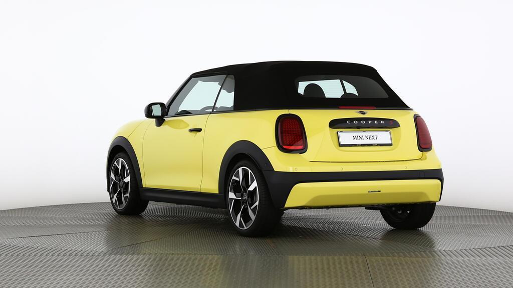 MINI Cooper S Cabrio-image-4