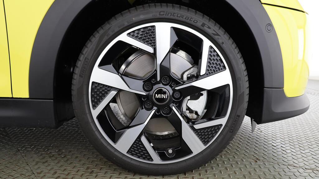 MINI Cooper S Cabrio-image-8