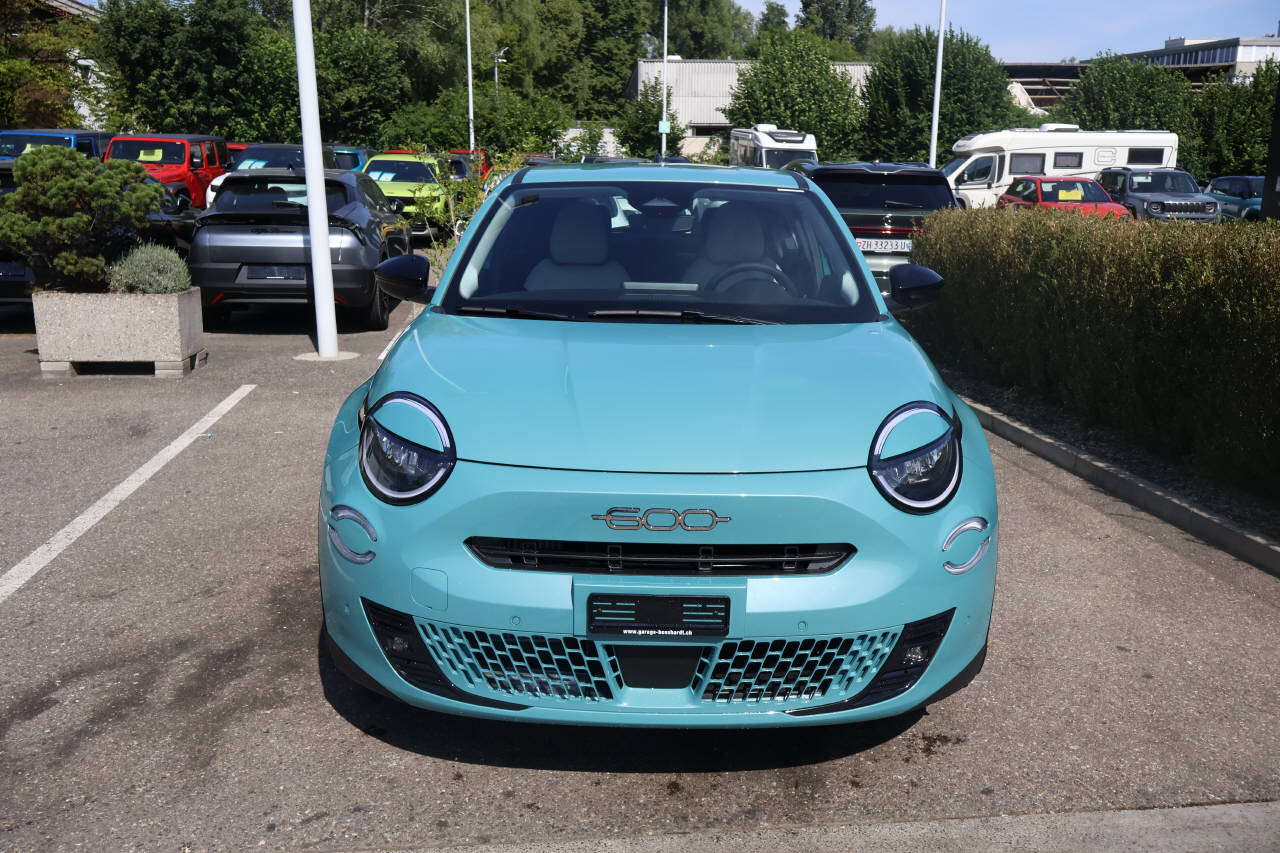 FIAT 600 1.2 Hybrid Swiss Edition-image-7