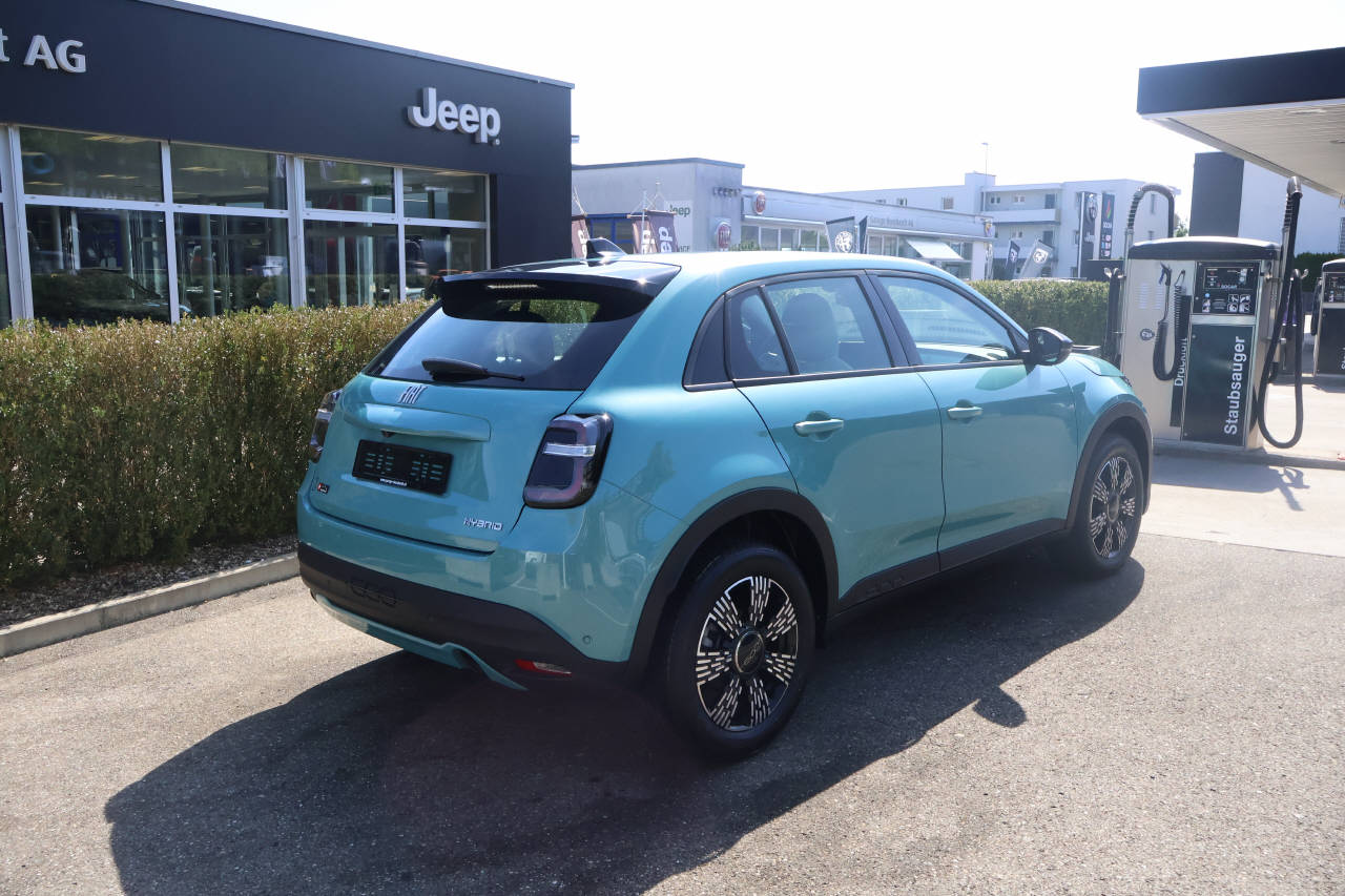 FIAT 600 1.2 Hybrid Swiss Edition-image-2