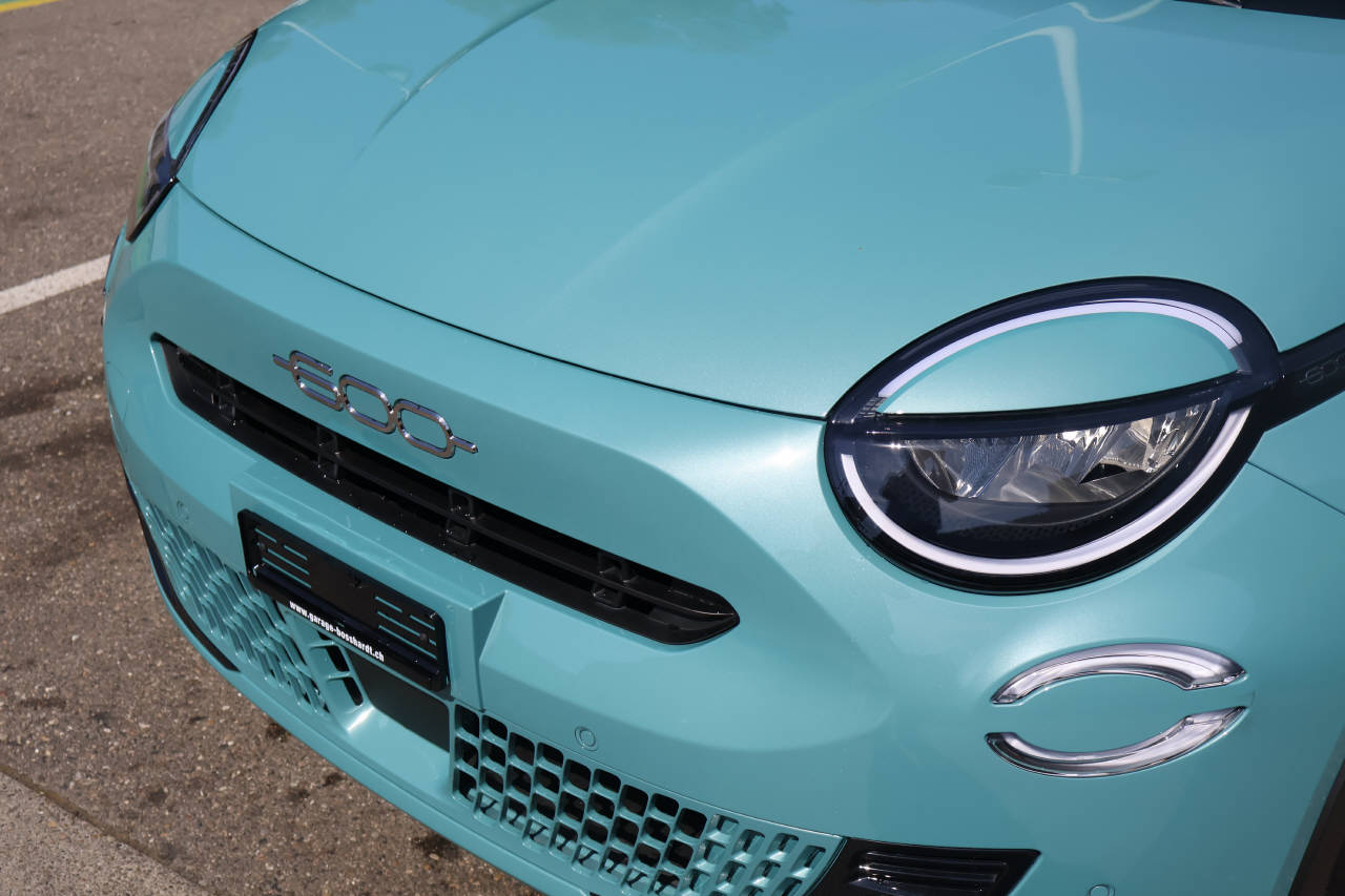 FIAT 600 1.2 Hybrid Swiss Edition-image-8