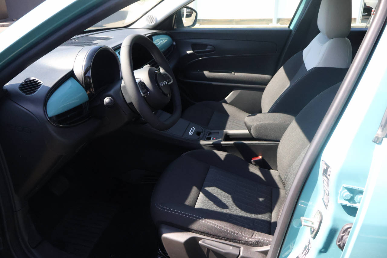 FIAT 600 1.2 Hybrid Swiss Edition-image-12