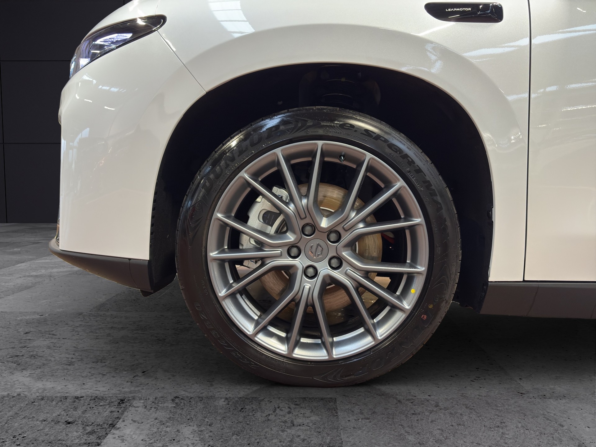 LEAPMOTOR C10 82kWh AWD Design-image-3