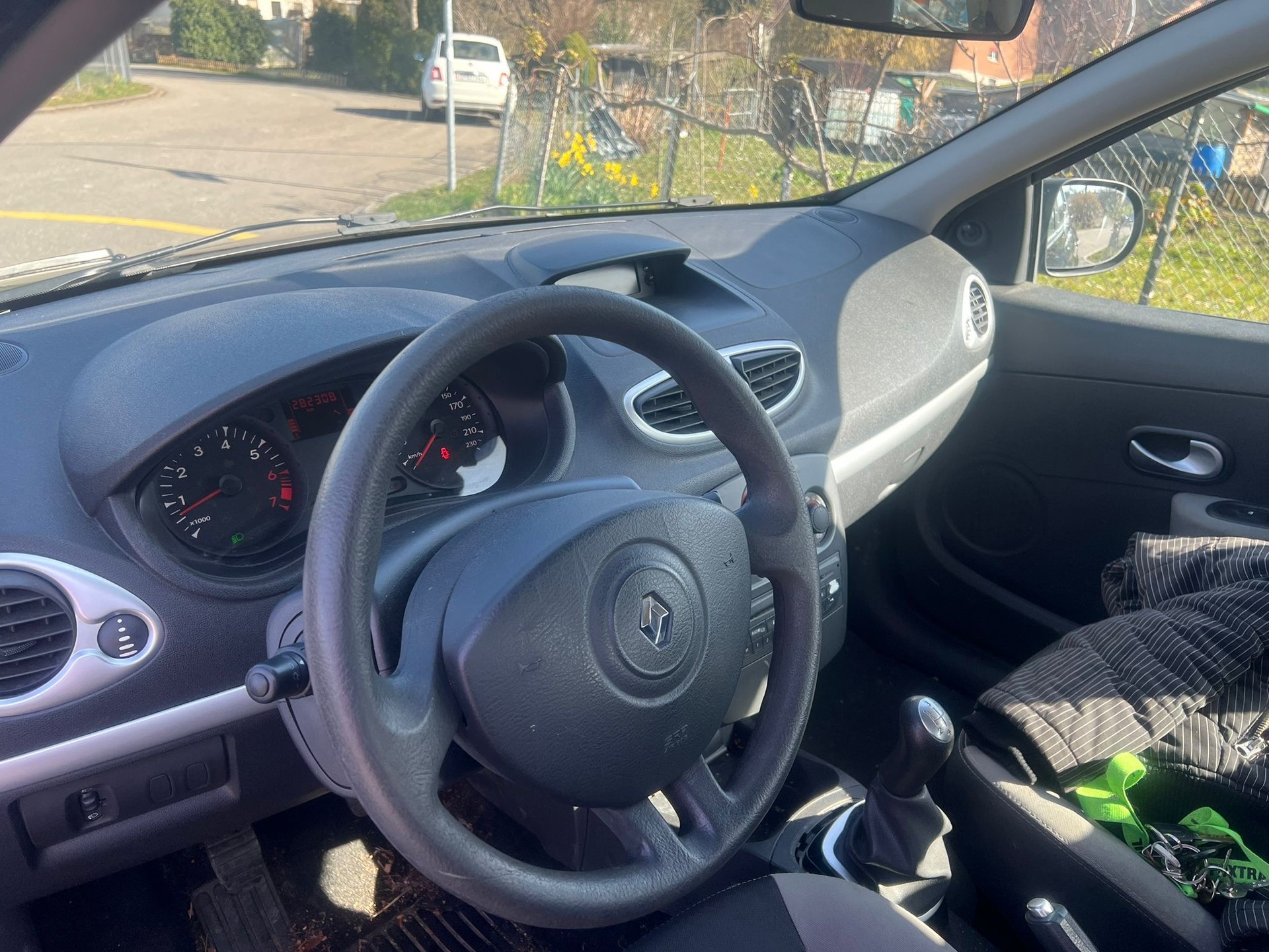 RENAULT Clio 1.2 16V Expression-image-9