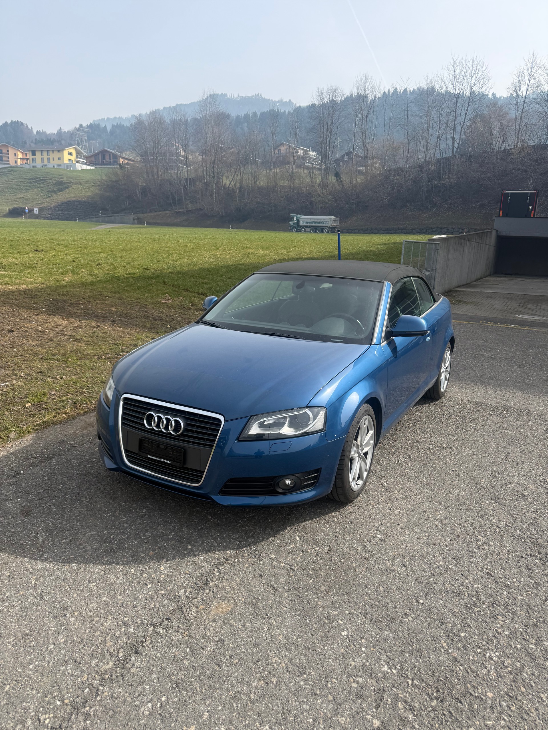AUDI A3 Cabriolet 2.0 TDI Ambition-image-0