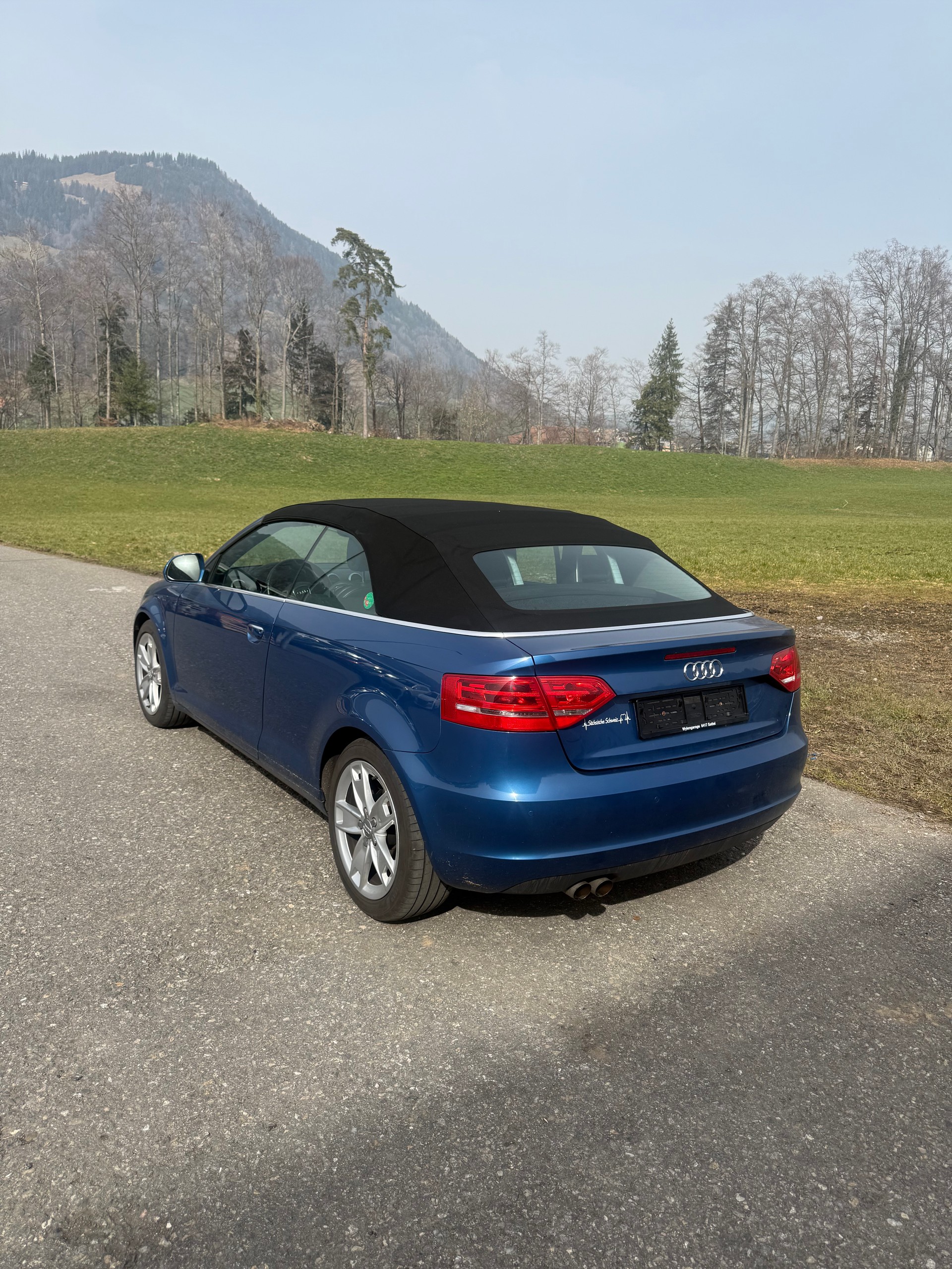 AUDI A3 Cabriolet 2.0 TDI Ambition-image-2