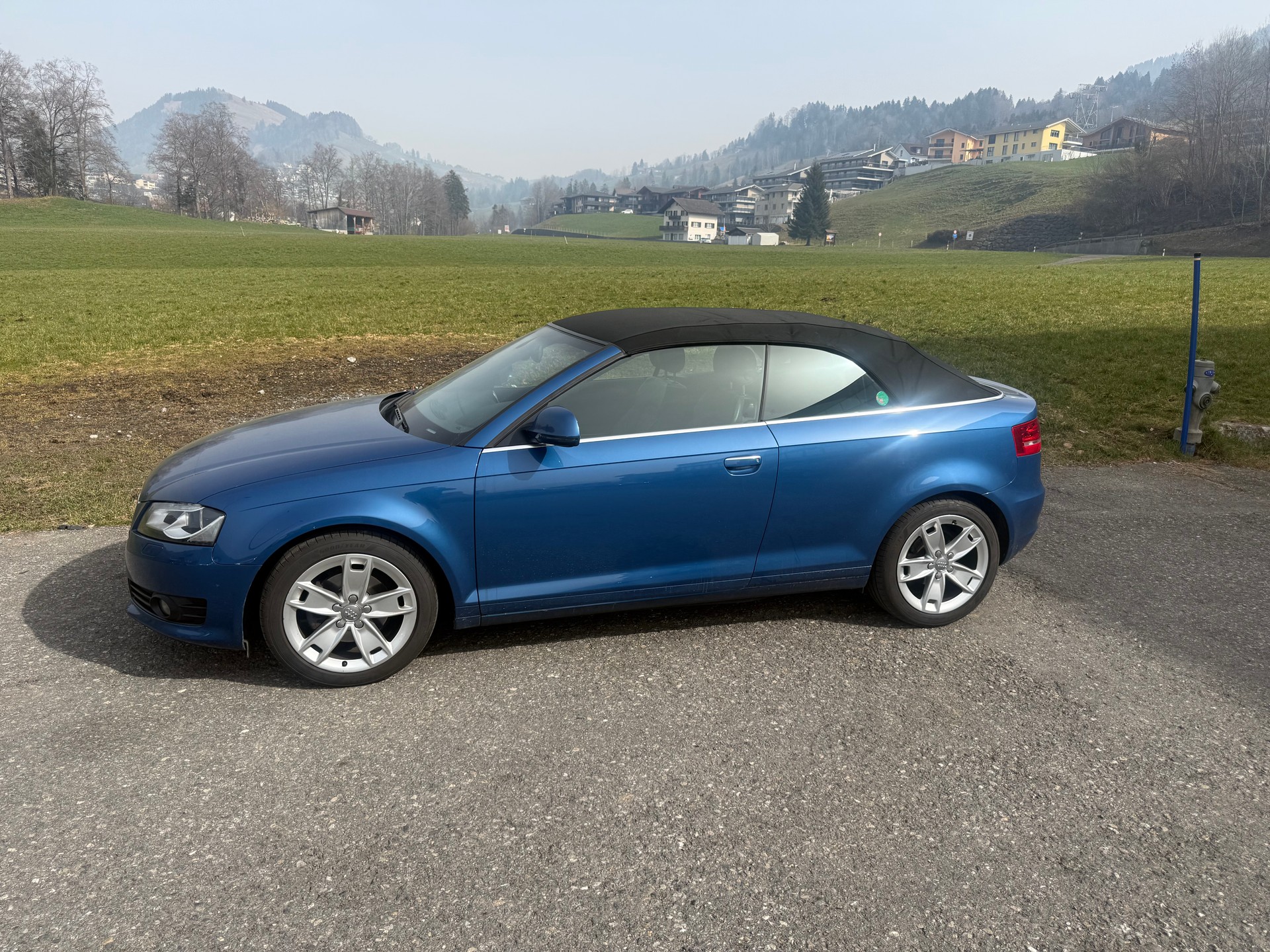 AUDI A3 Cabriolet 2.0 TDI Ambition-image-1