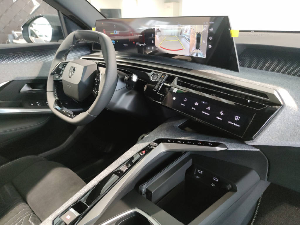 PEUGEOT 3008 1.6 PHEV GT-image-10