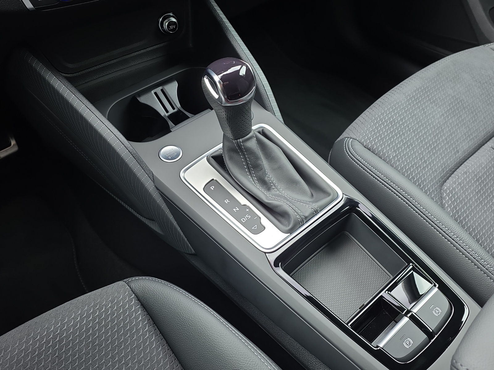 AUDI Q2 40 TFSI S line Attraction quattro S-tronic-image-12