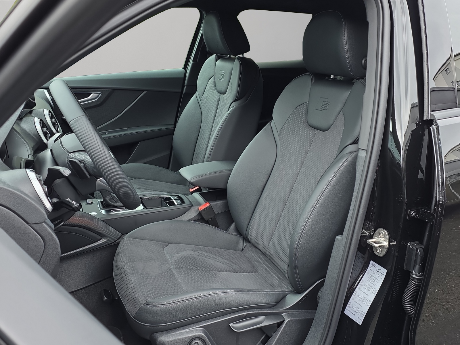 AUDI Q2 40 TFSI S line Attraction quattro S-tronic-image-7