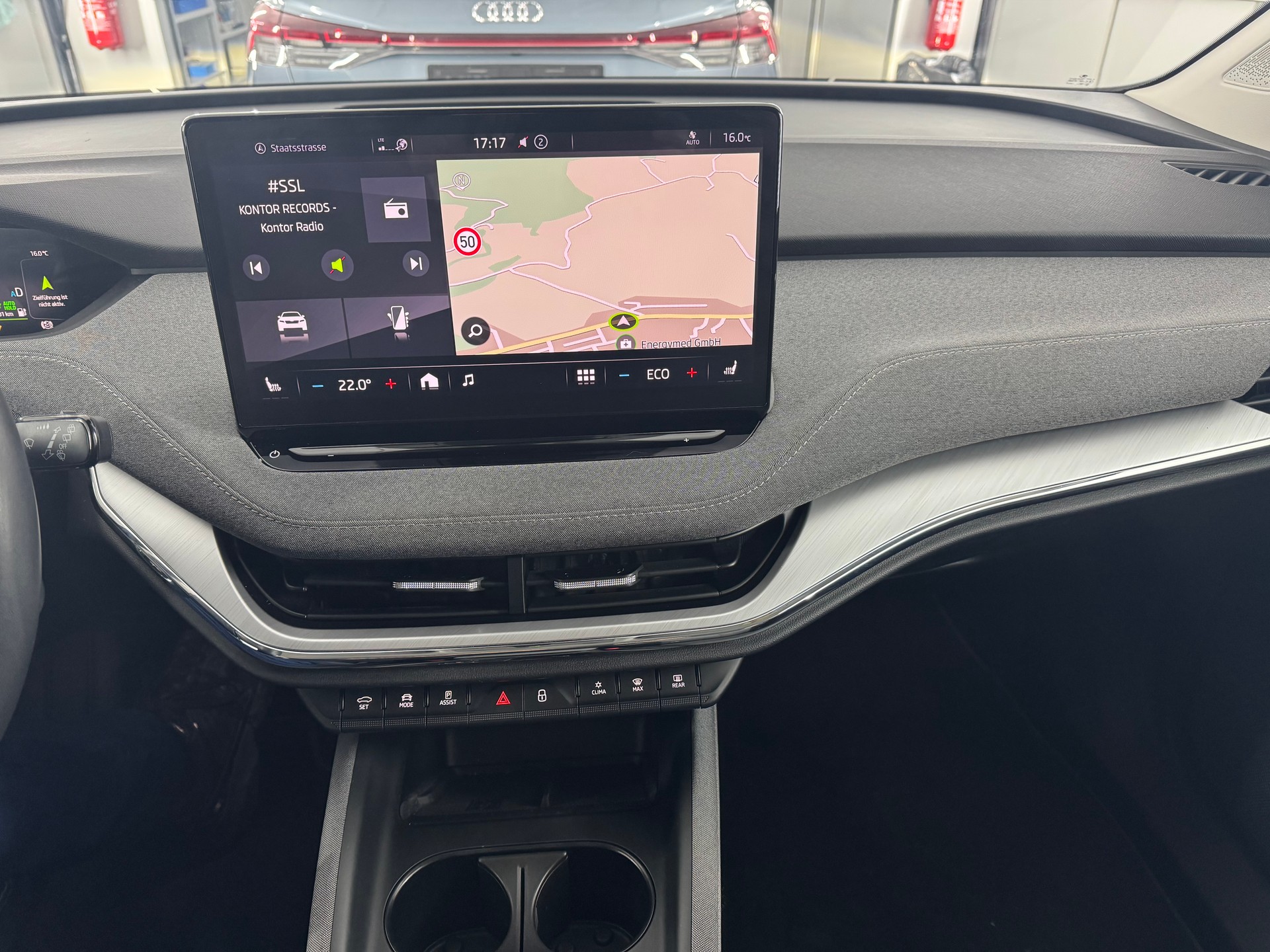 SKODA Enyaq iV 80x-image-8