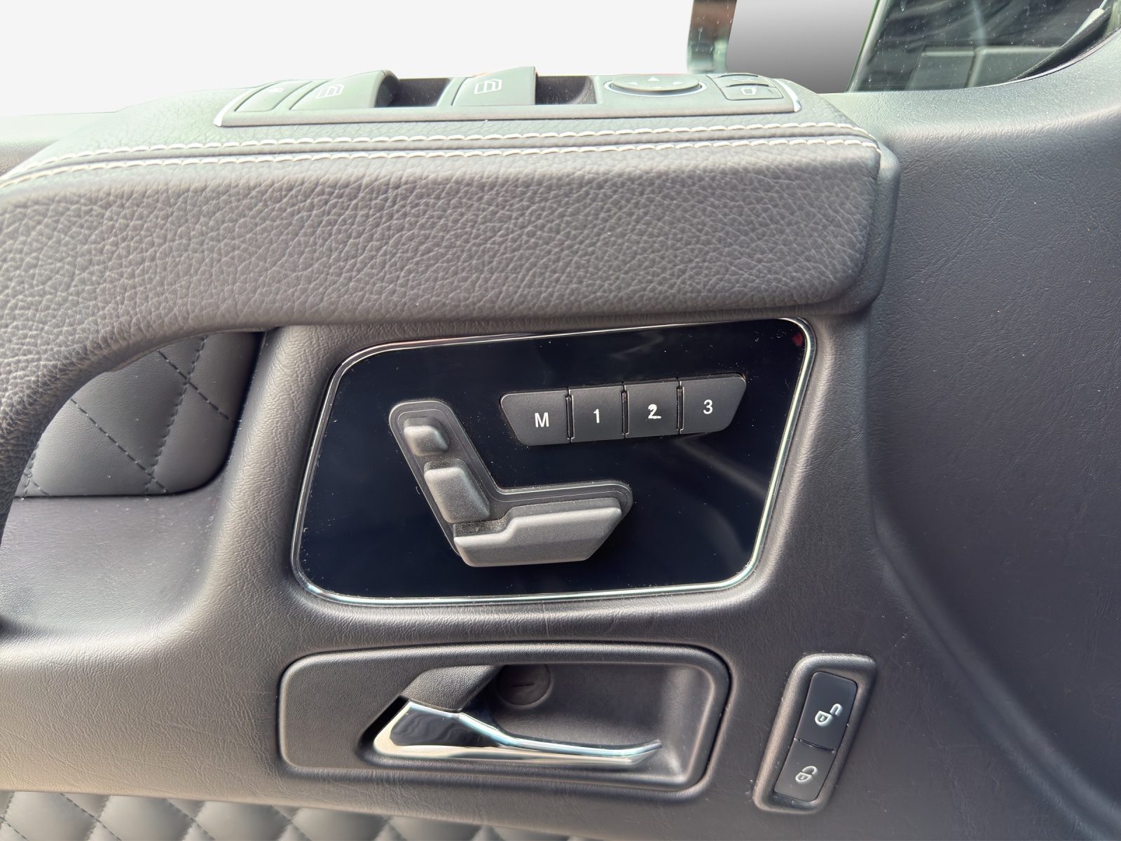 MERCEDES-BENZ G 63 AMG Speedshift Plus 7G-Tronic-image-14