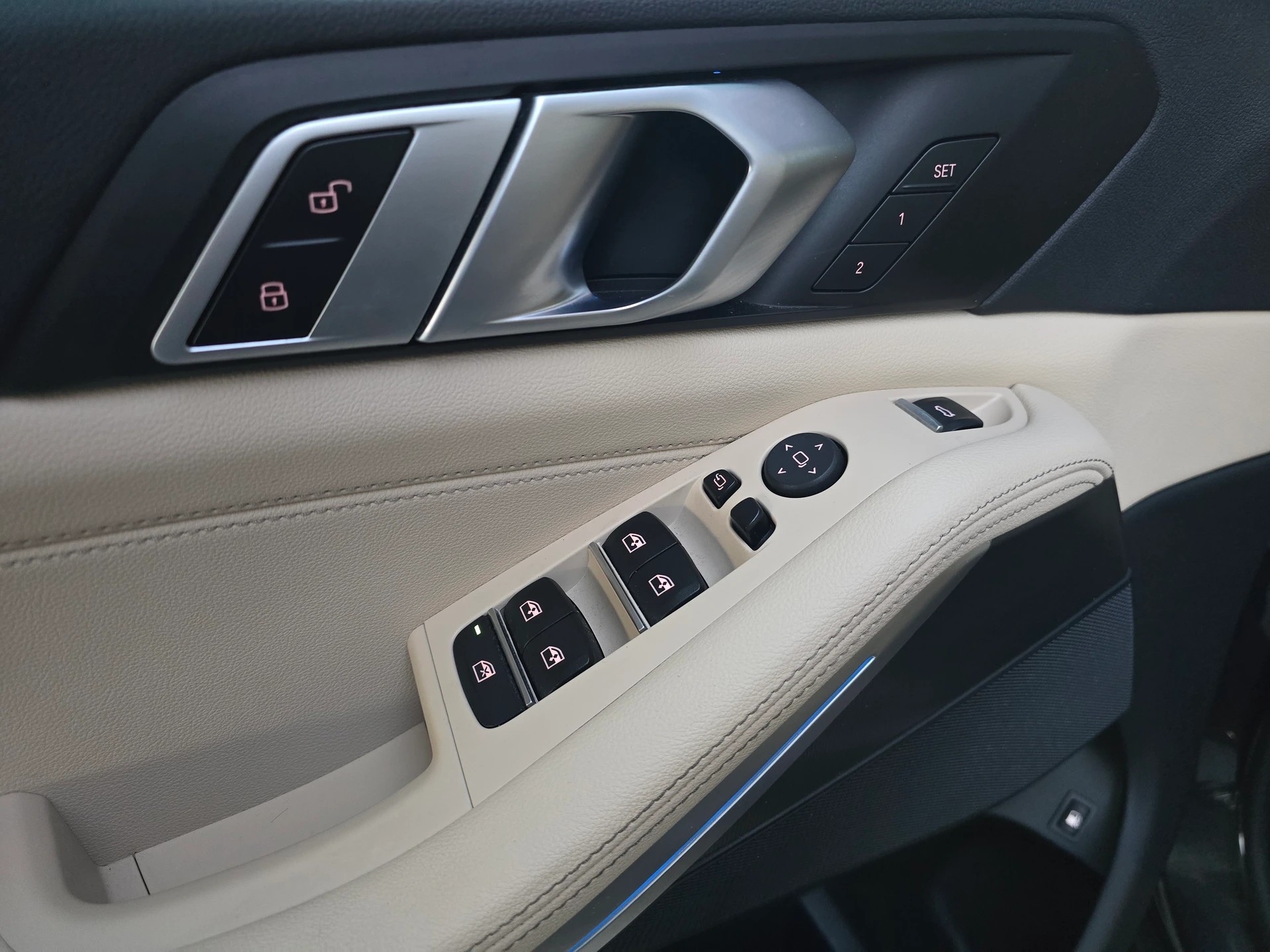 BMW X5 xDrive45e Steptronic CH-Fahrzeug-image-16