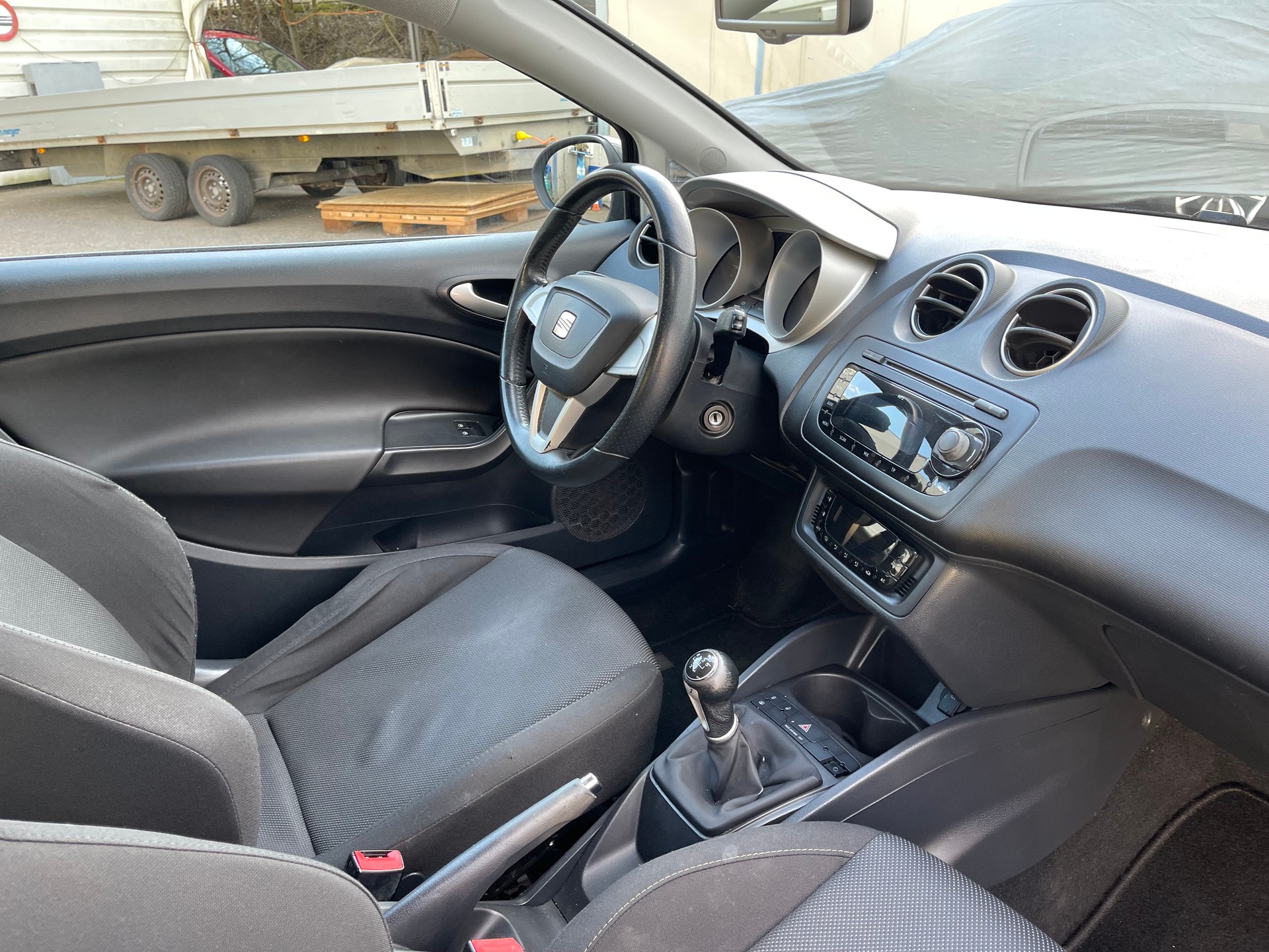 SEAT Ibiza SC 1.6 Sport frisch ab Mfk-image-7