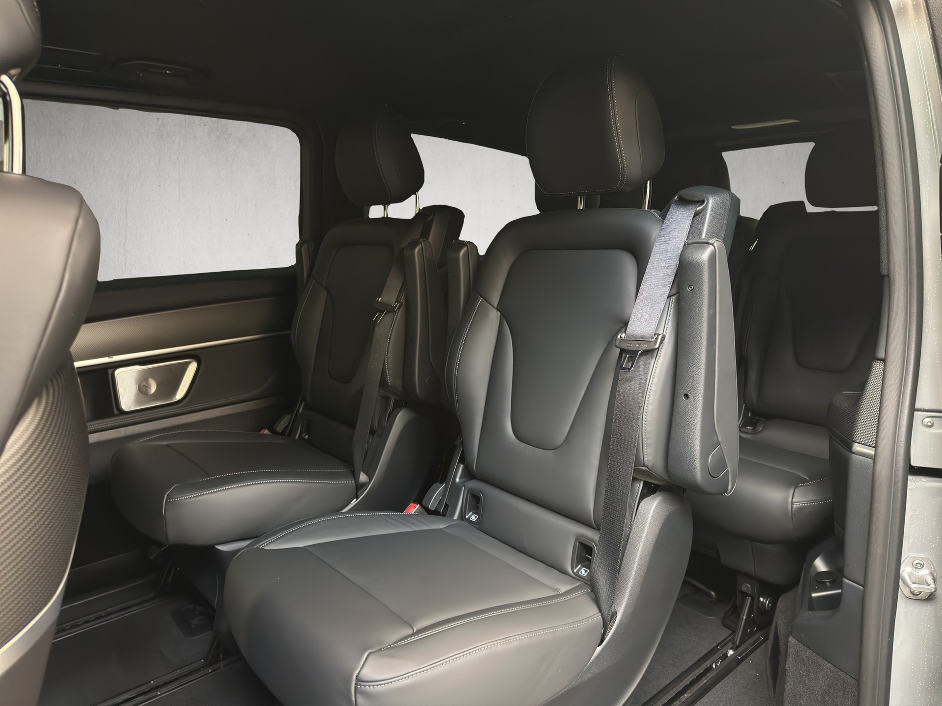 MERCEDES-BENZ V 300 d lang 4Matic Swiss Edition 9G-Tronic-image-7