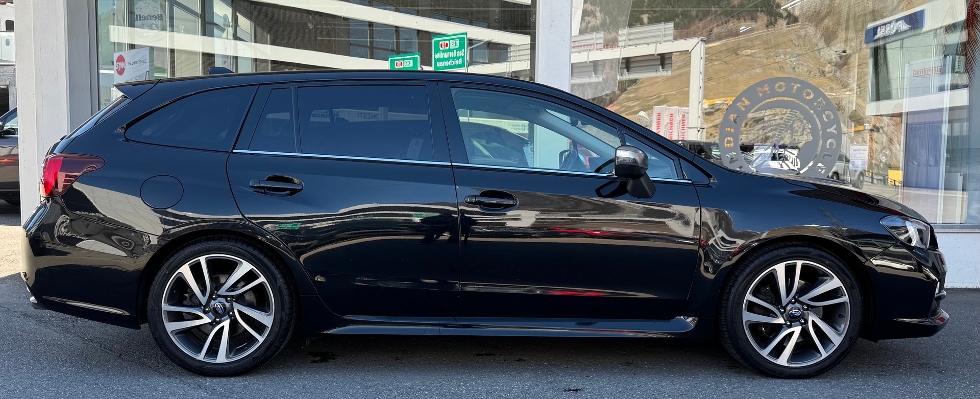 SUBARU Levorg 1.6DIT Luxury S AWD Lineartronic-image-1