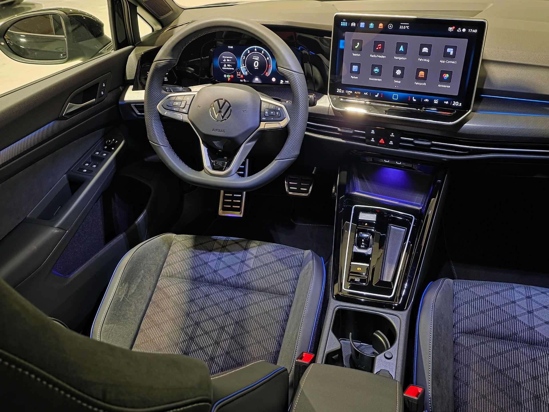 VW Golf 2.0 TSI R-Line Black Style DSG 4 Motion-image-6
