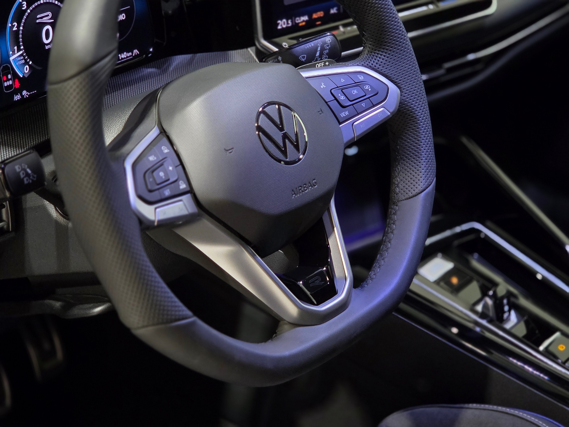 VW Golf 2.0 TSI R-Line Black Style DSG 4 Motion-image-8