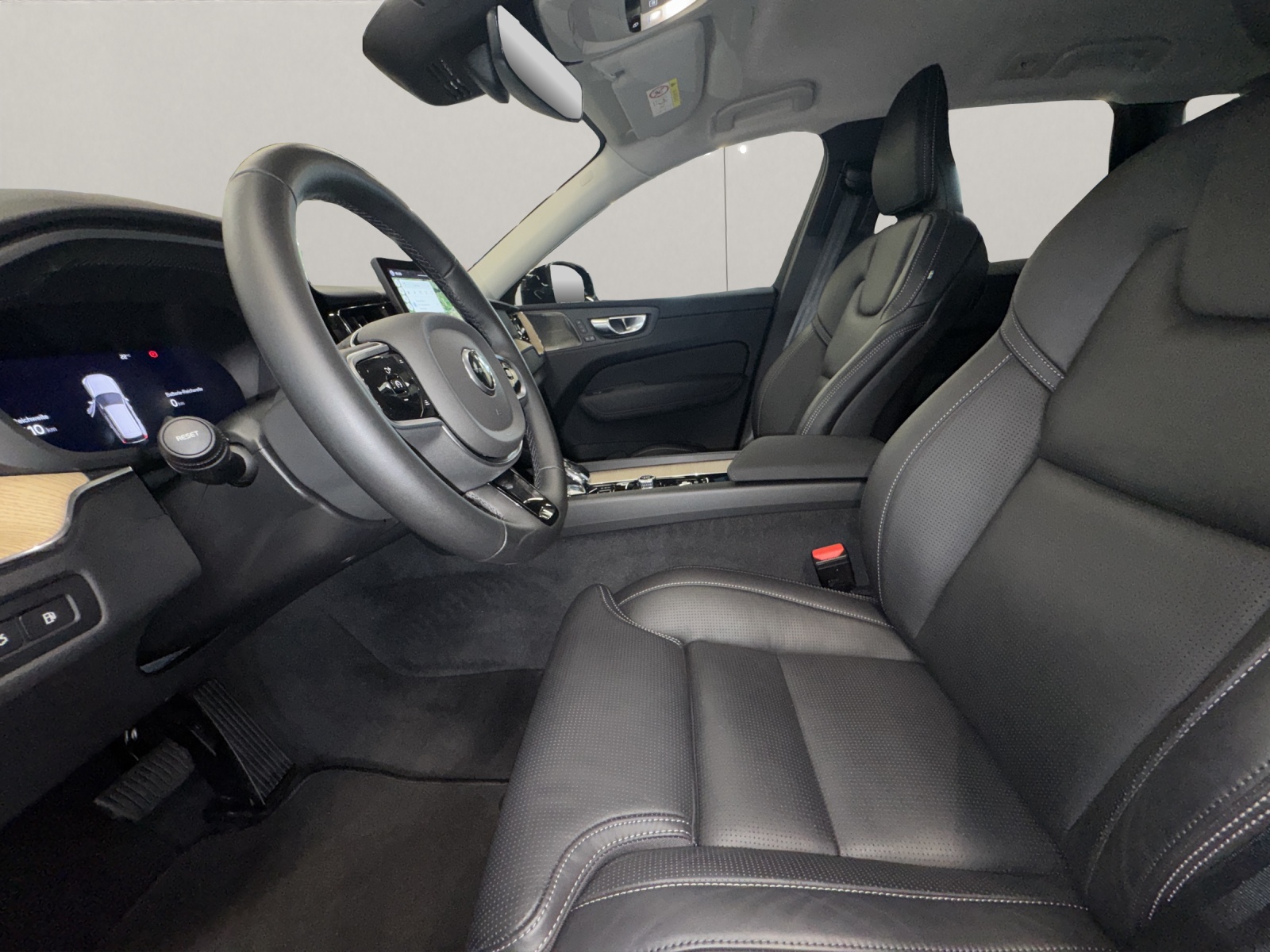 VOLVO XC60 2.0 T6 TE Plus Dark eAWD-image-7