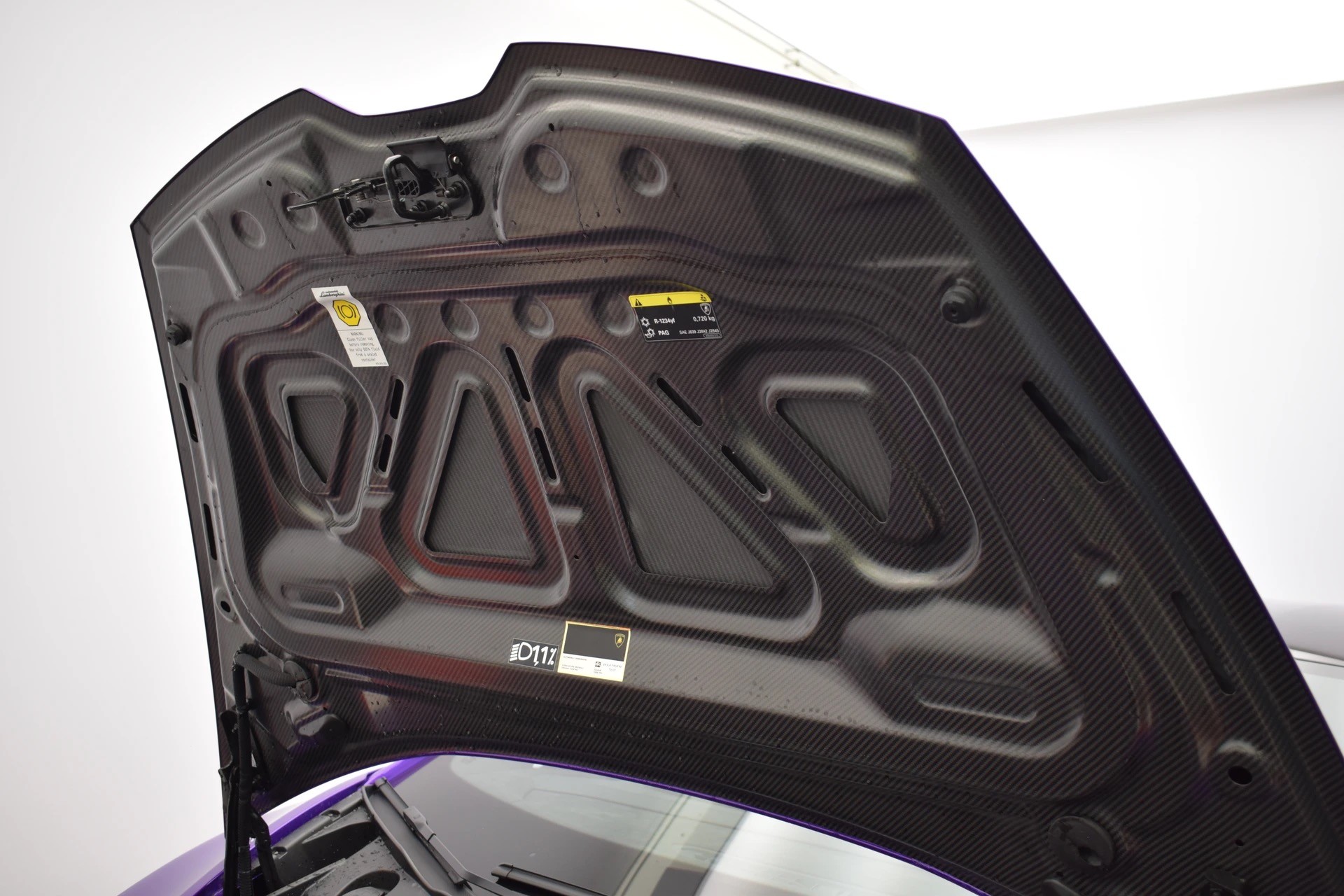 LAMBORGHINI Huracan Tecnica Coupé "viola pasifae"-showroom-element-3