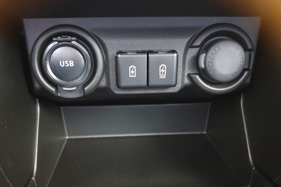 SUZUKI Swift 1.2 1st Edition Top Hybrid 4X4-image-12