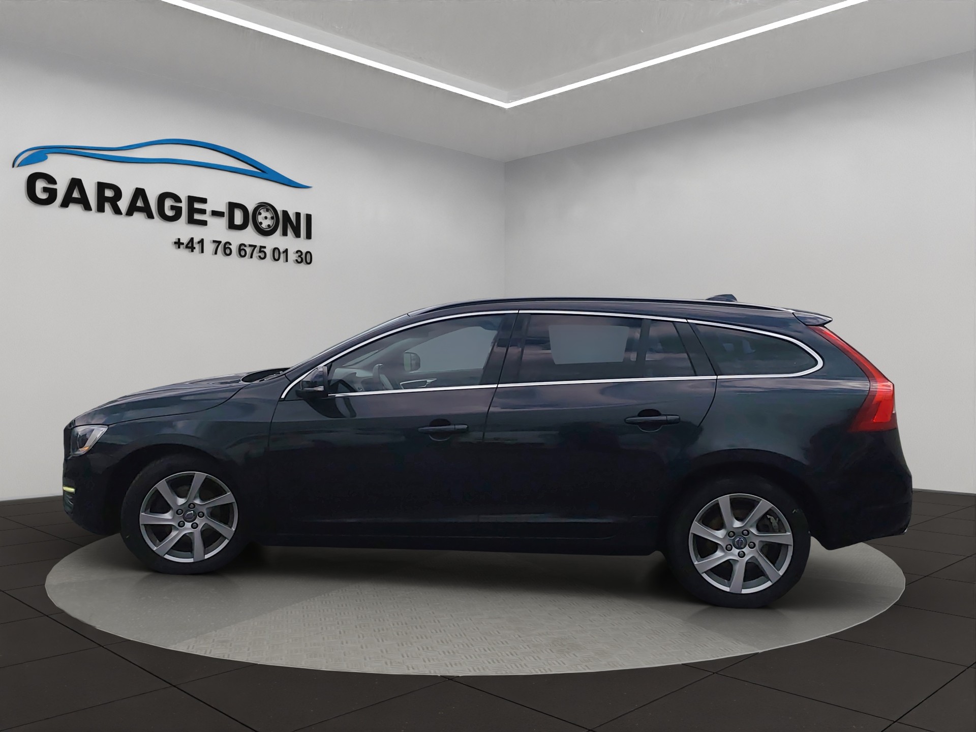 VOLVO V60 D4 Summum Geartronic-image-2