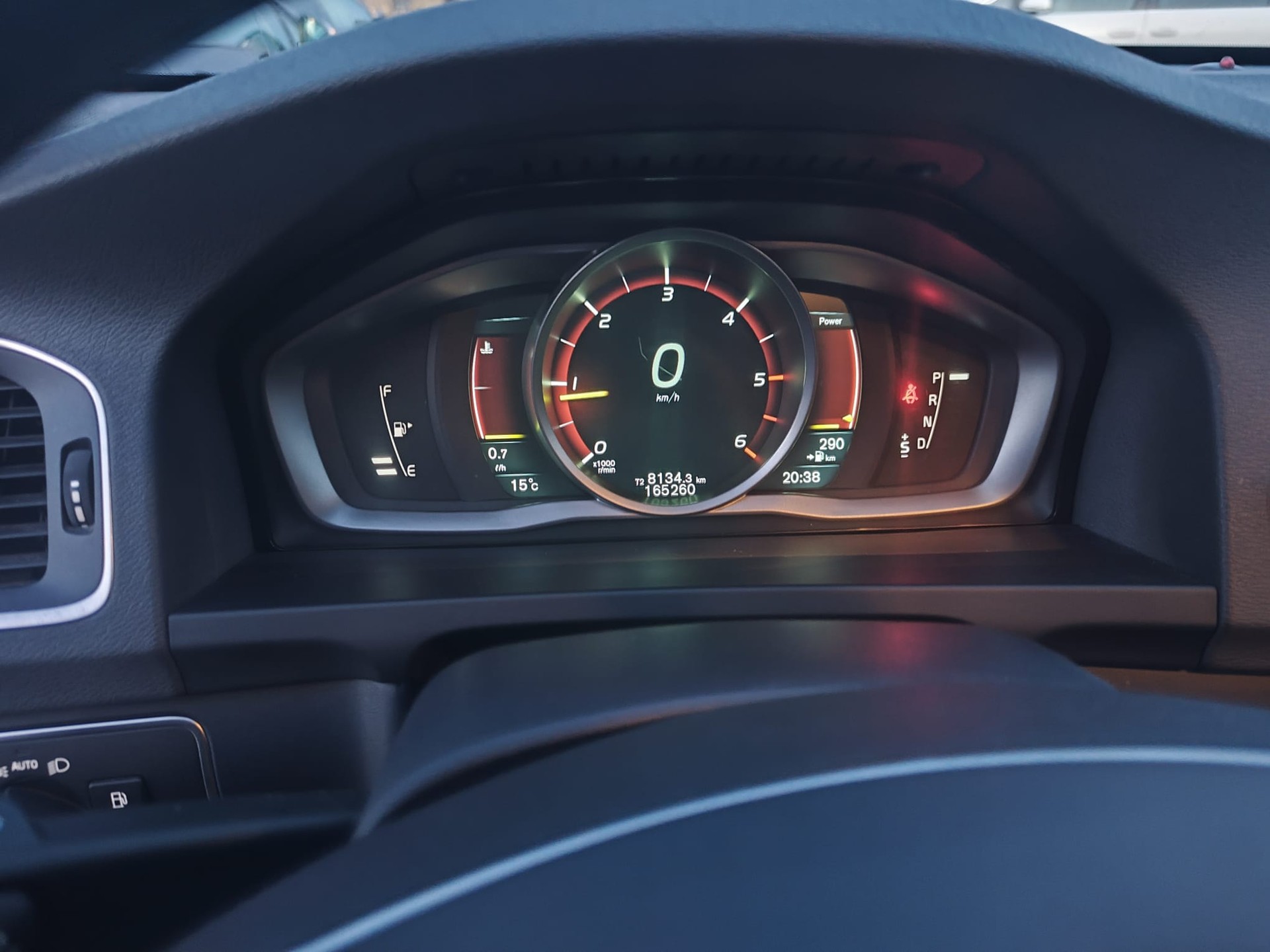 VOLVO V60 D4 Summum Geartronic-image-5