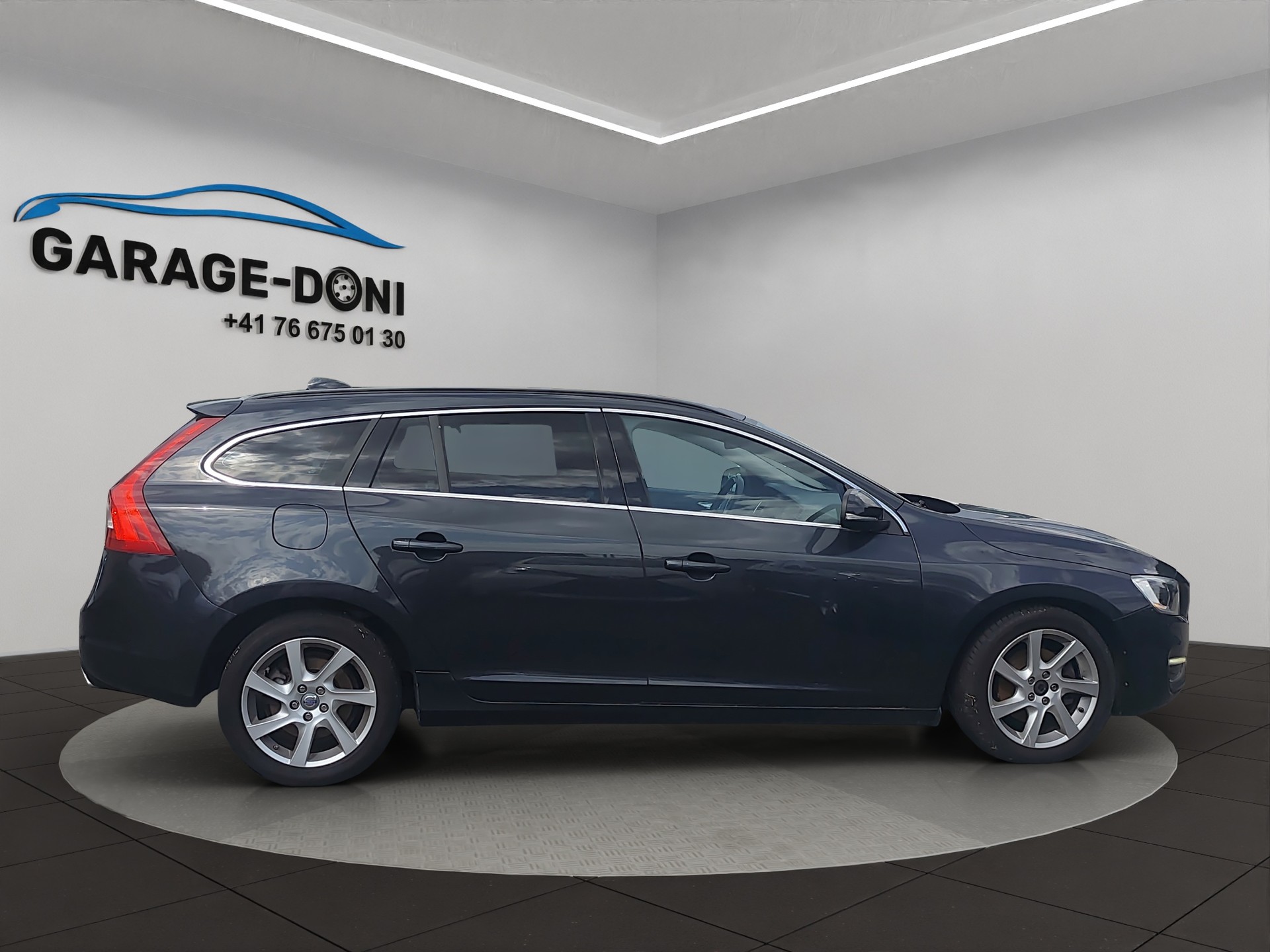 VOLVO V60 D4 Summum Geartronic-image-5