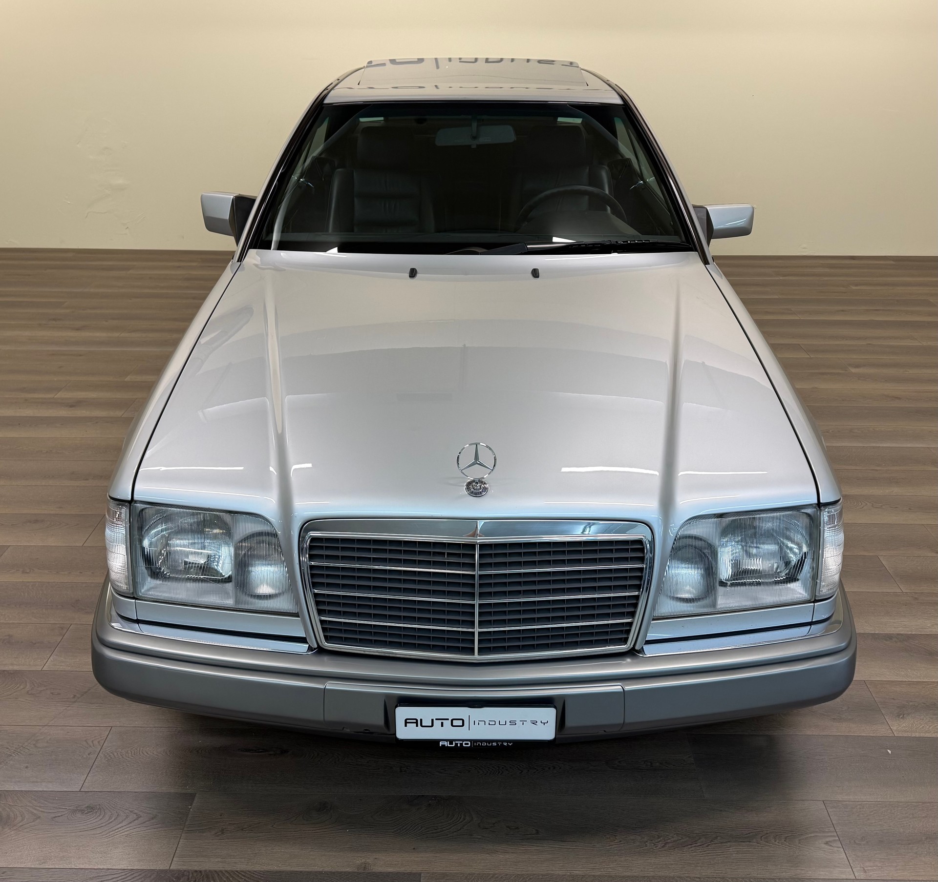 MERCEDES-BENZ 300 CE-image-6