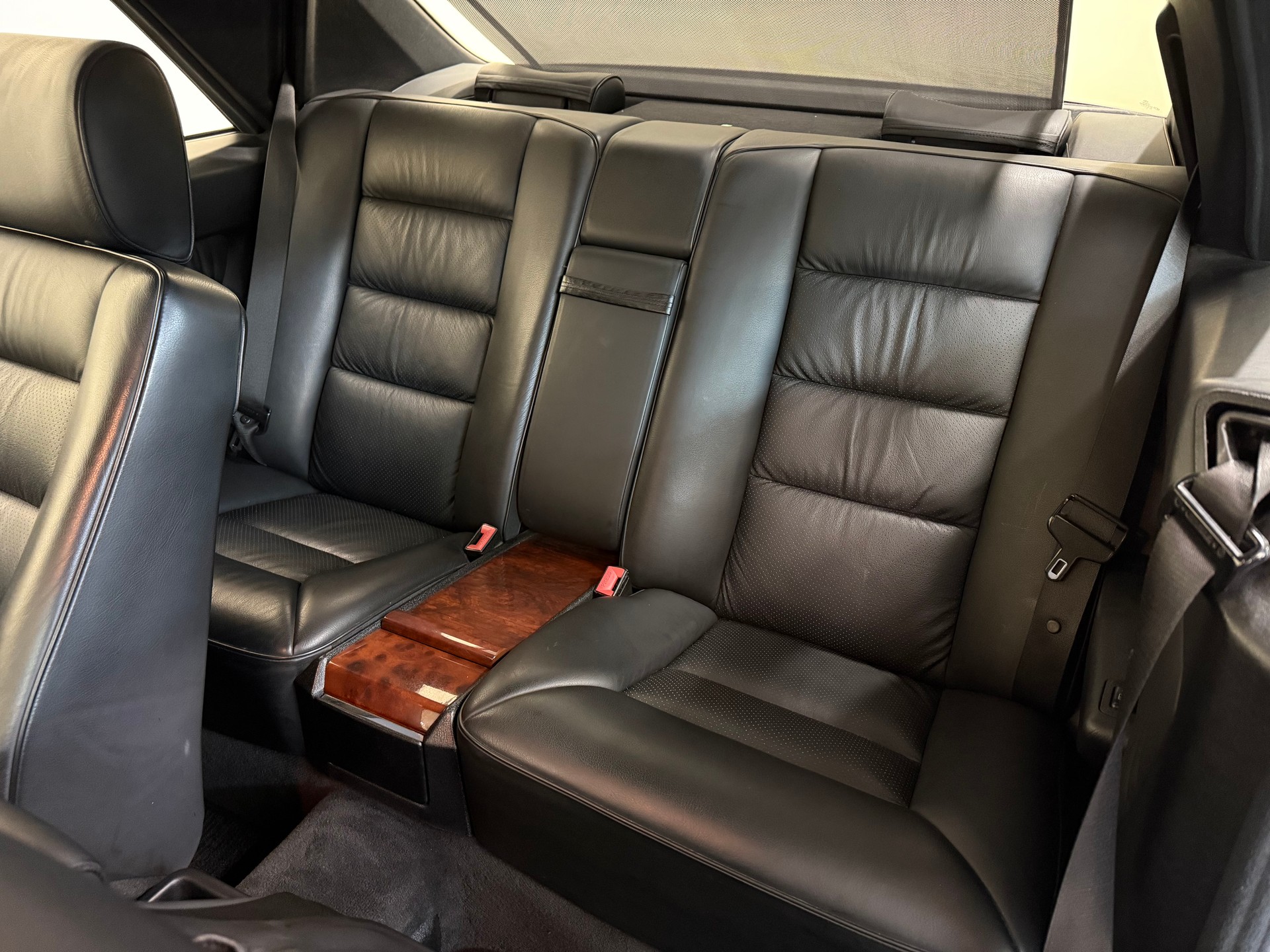 MERCEDES-BENZ 300 CE-image-17