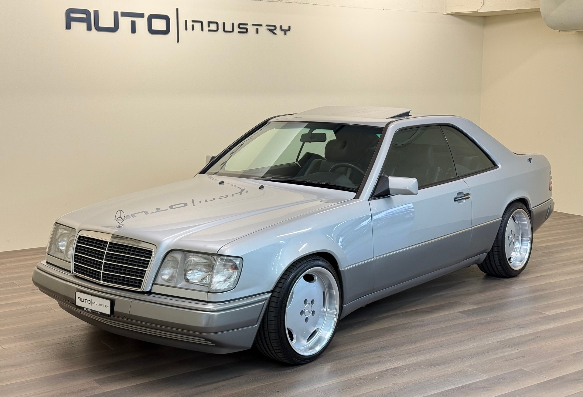 MERCEDES-BENZ 300 CE