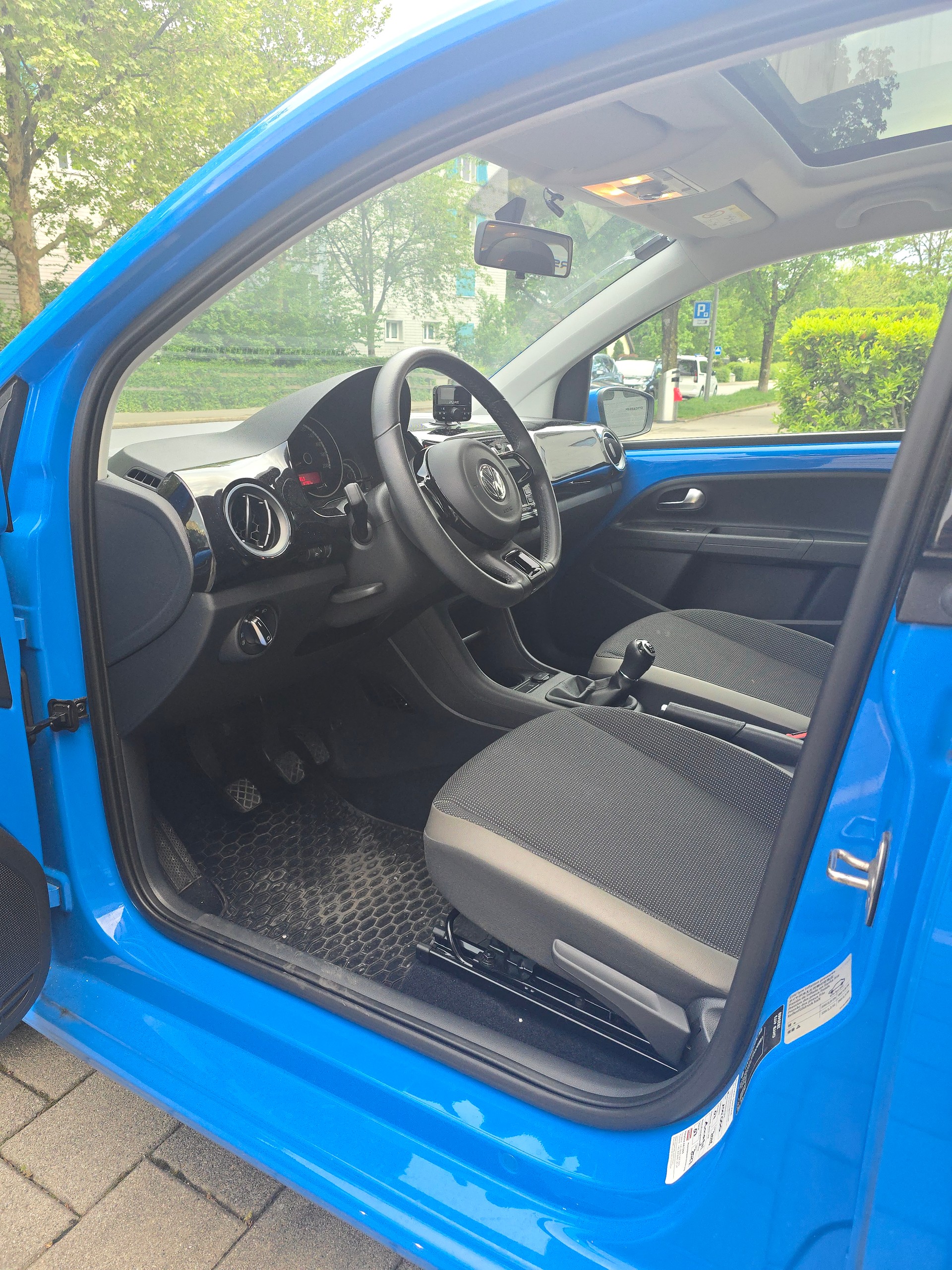 VW Up 1.0 day & night-image-7