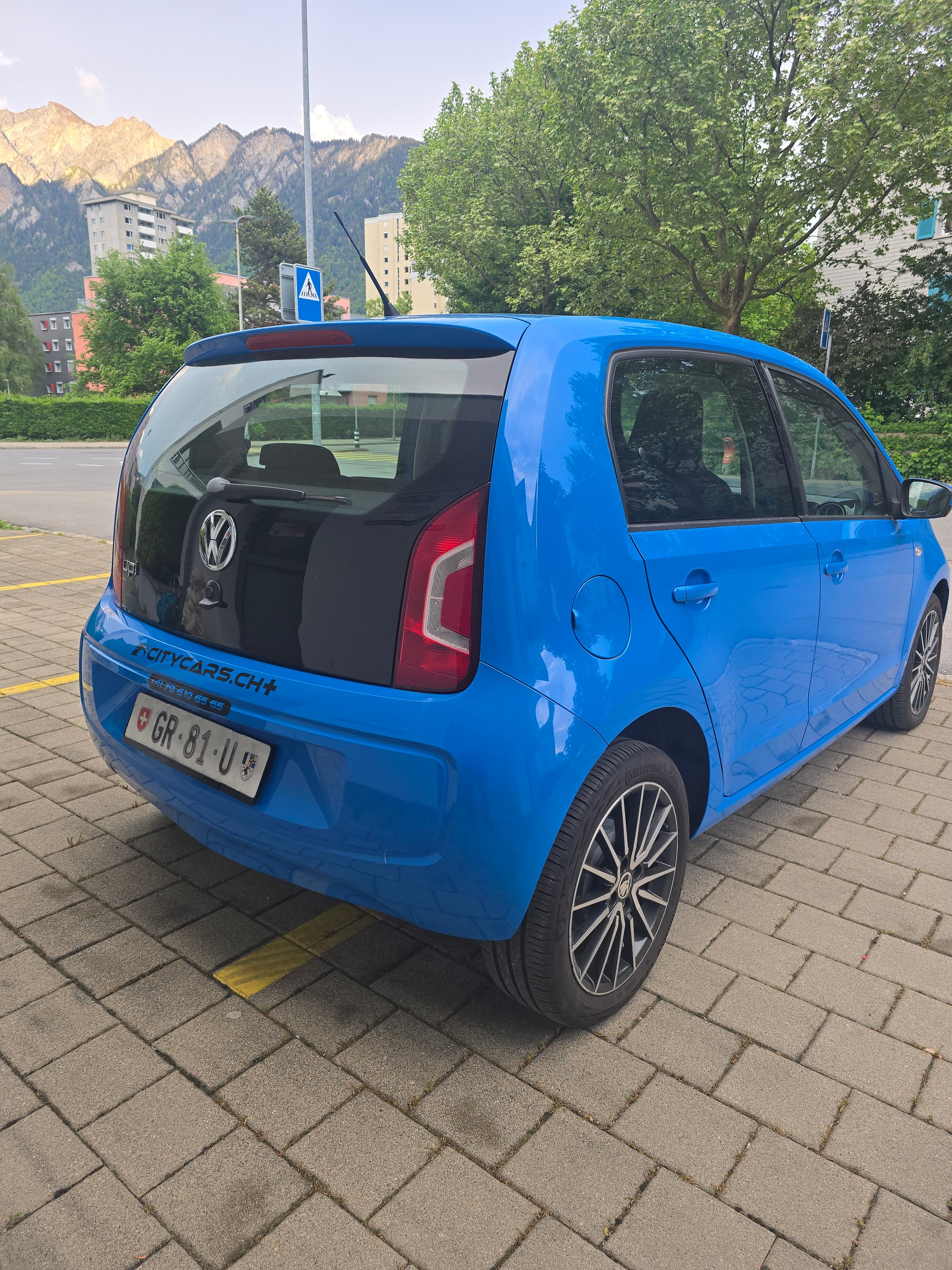 VW Up 1.0 day & night-image-1