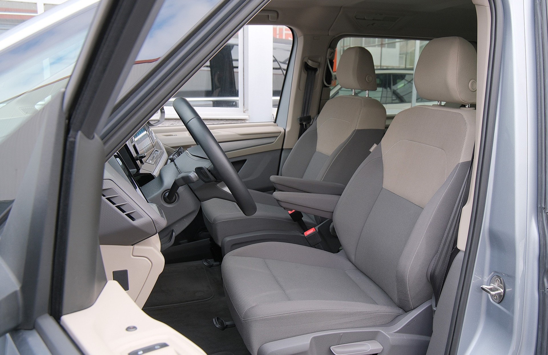 VW Multivan 2.0 TDI Life DSG Lang-image-3