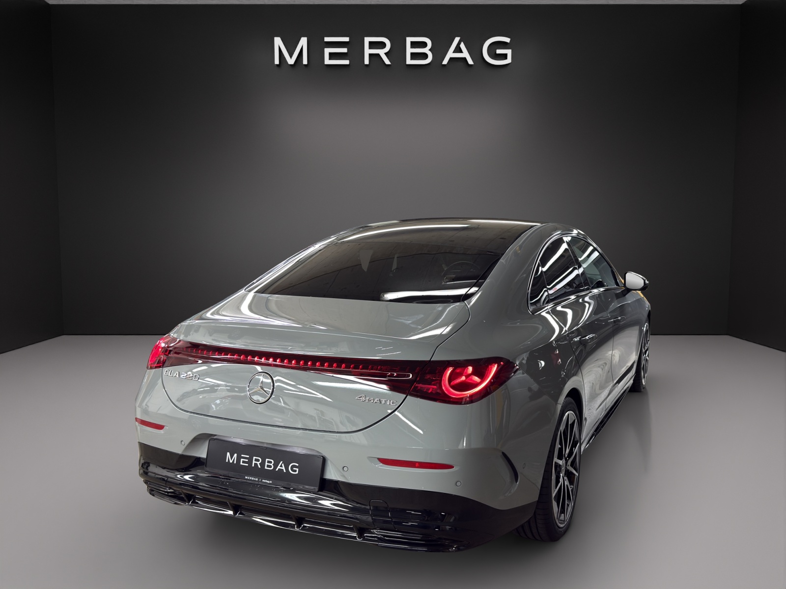 MERCEDES-BENZ CLA 220 4Matic 8G-DCT-image-4