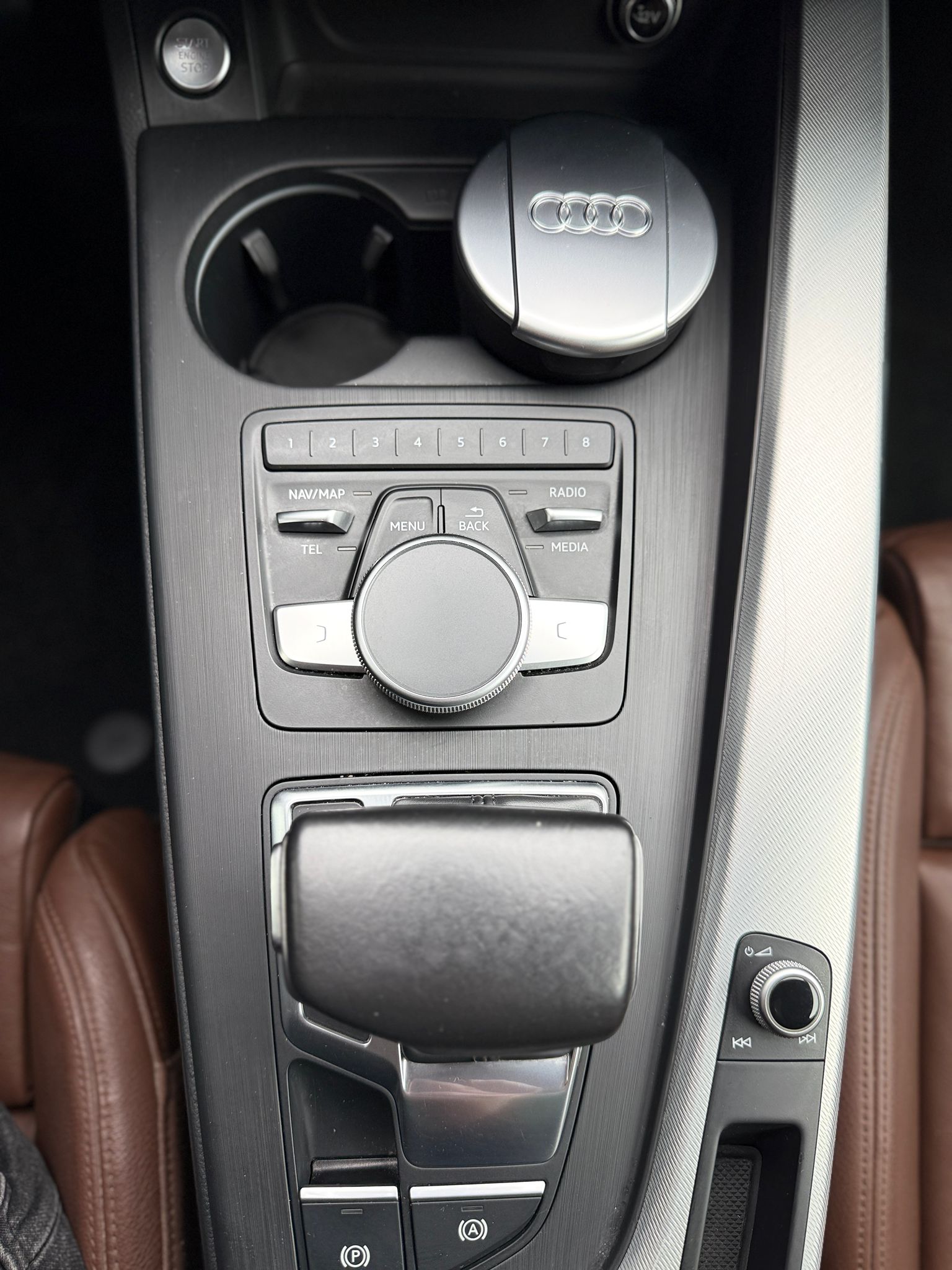 AUDI A4 Avant 3.0 V6 TDI 272 Sport quattro T-Tronic-image-23