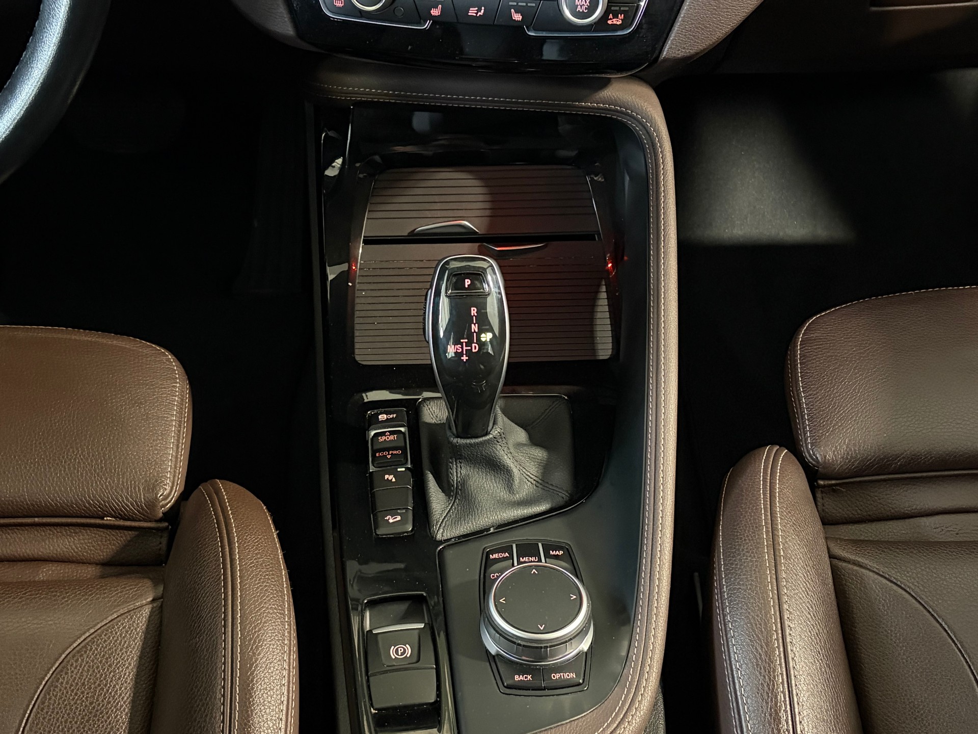 BMW X1 xDrive 20d Sport Line Steptronic*CH-Fahrzeug*-image-9