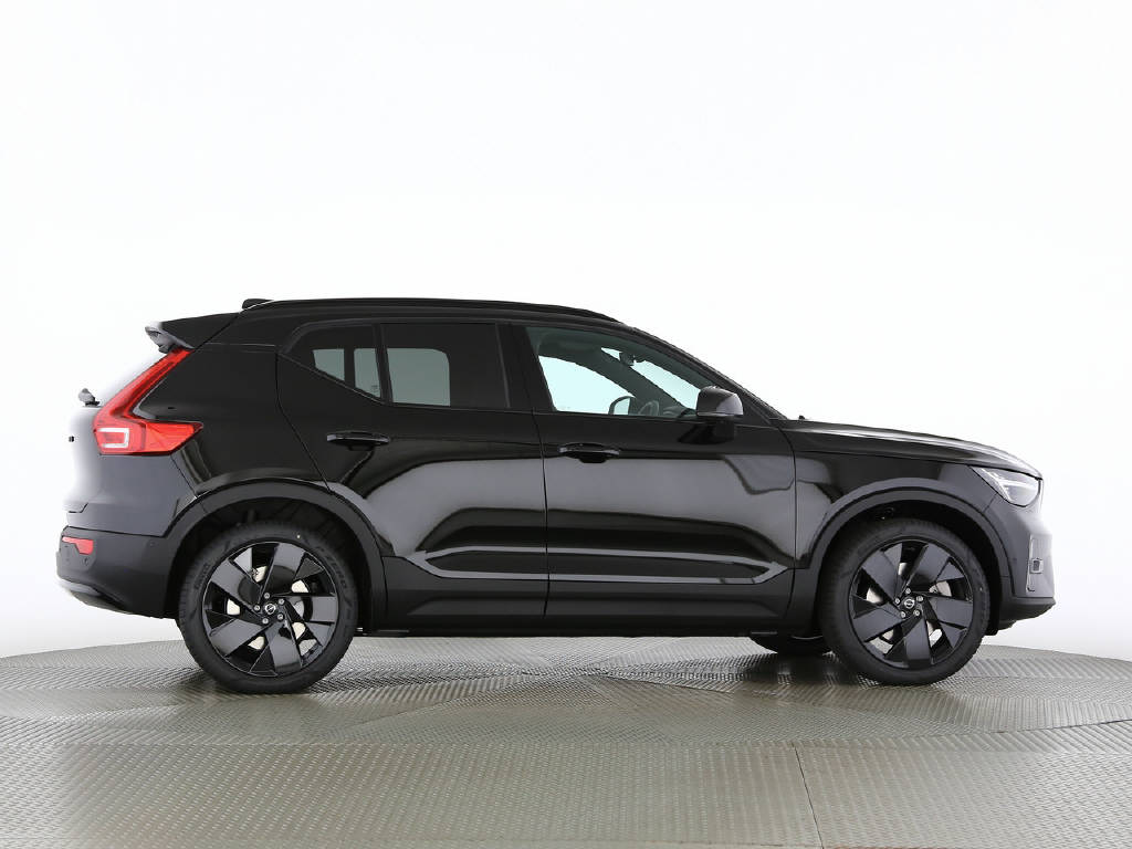VOLVO EX40 Twin Black Edition AWD-image-24