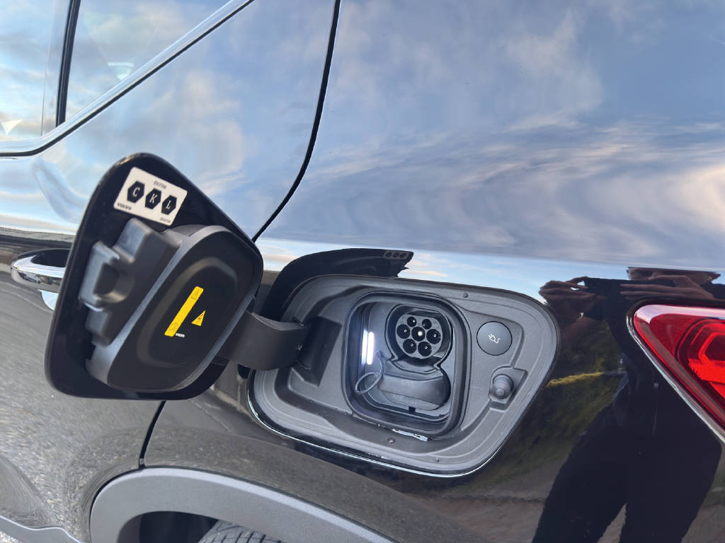 VOLVO EX40 Twin Black Edition AWD-image-15