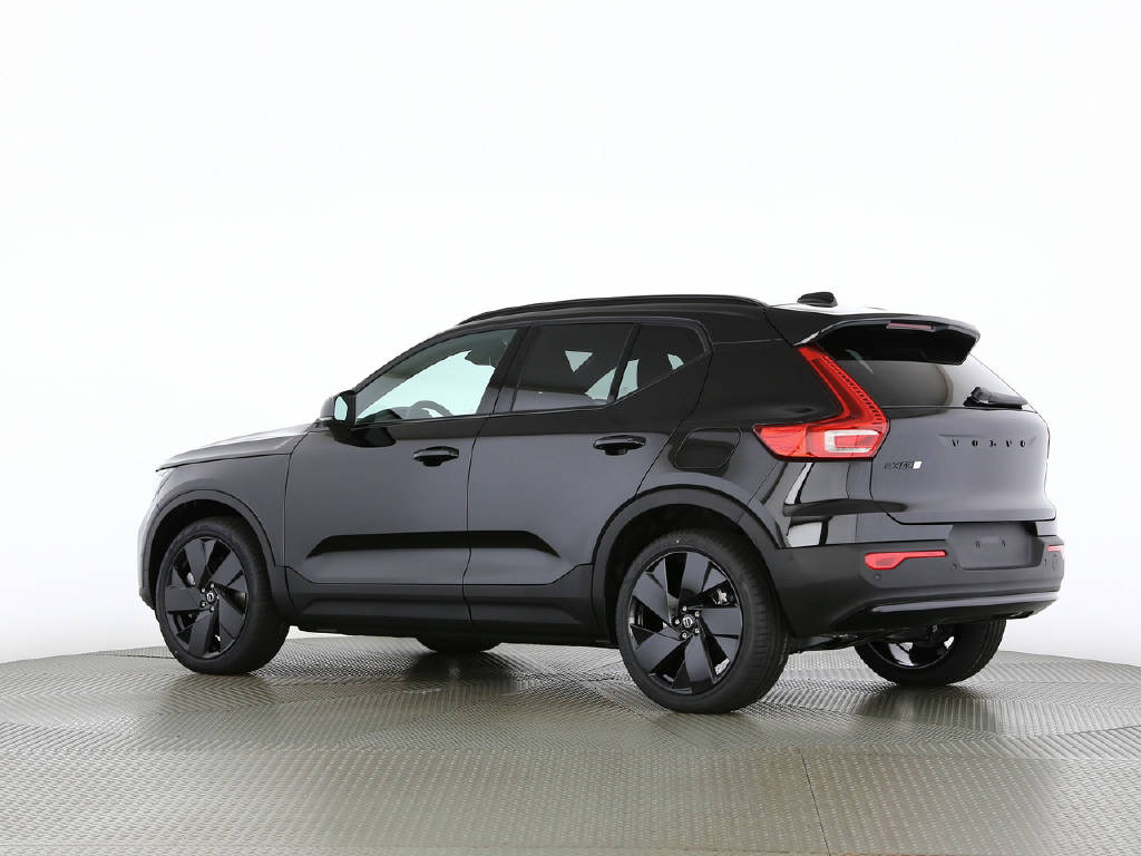 VOLVO EX40 Twin Black Edition AWD-image-24
