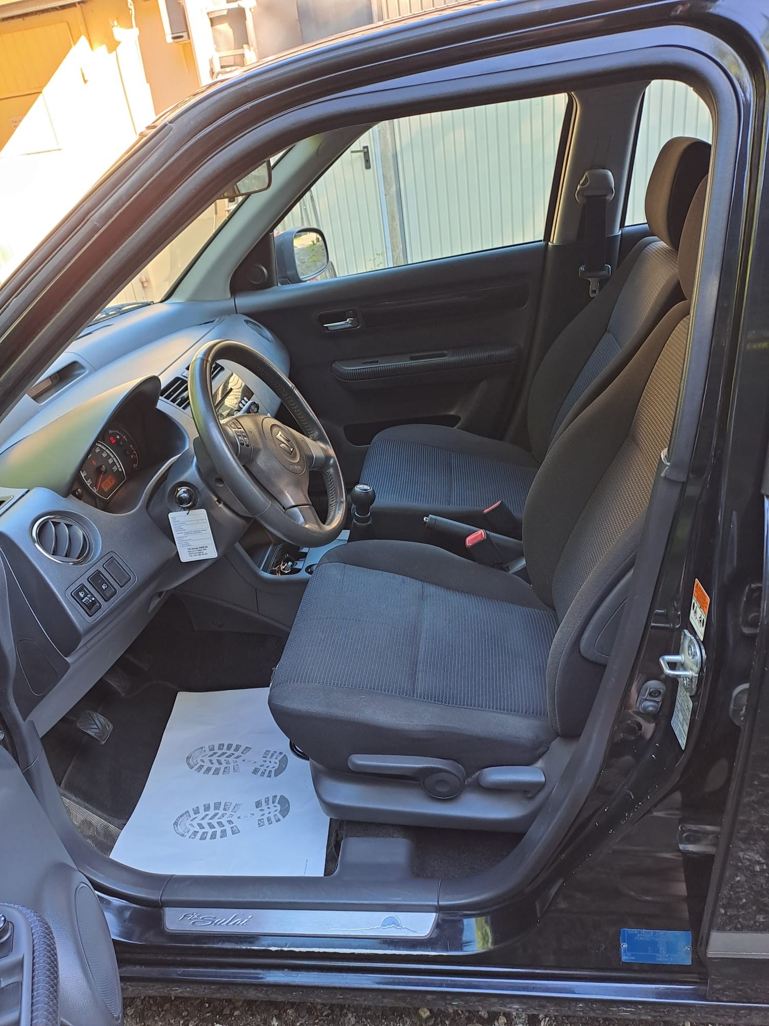 SUZUKI Swift 1.3i 16V GL Top 4x4-image-8