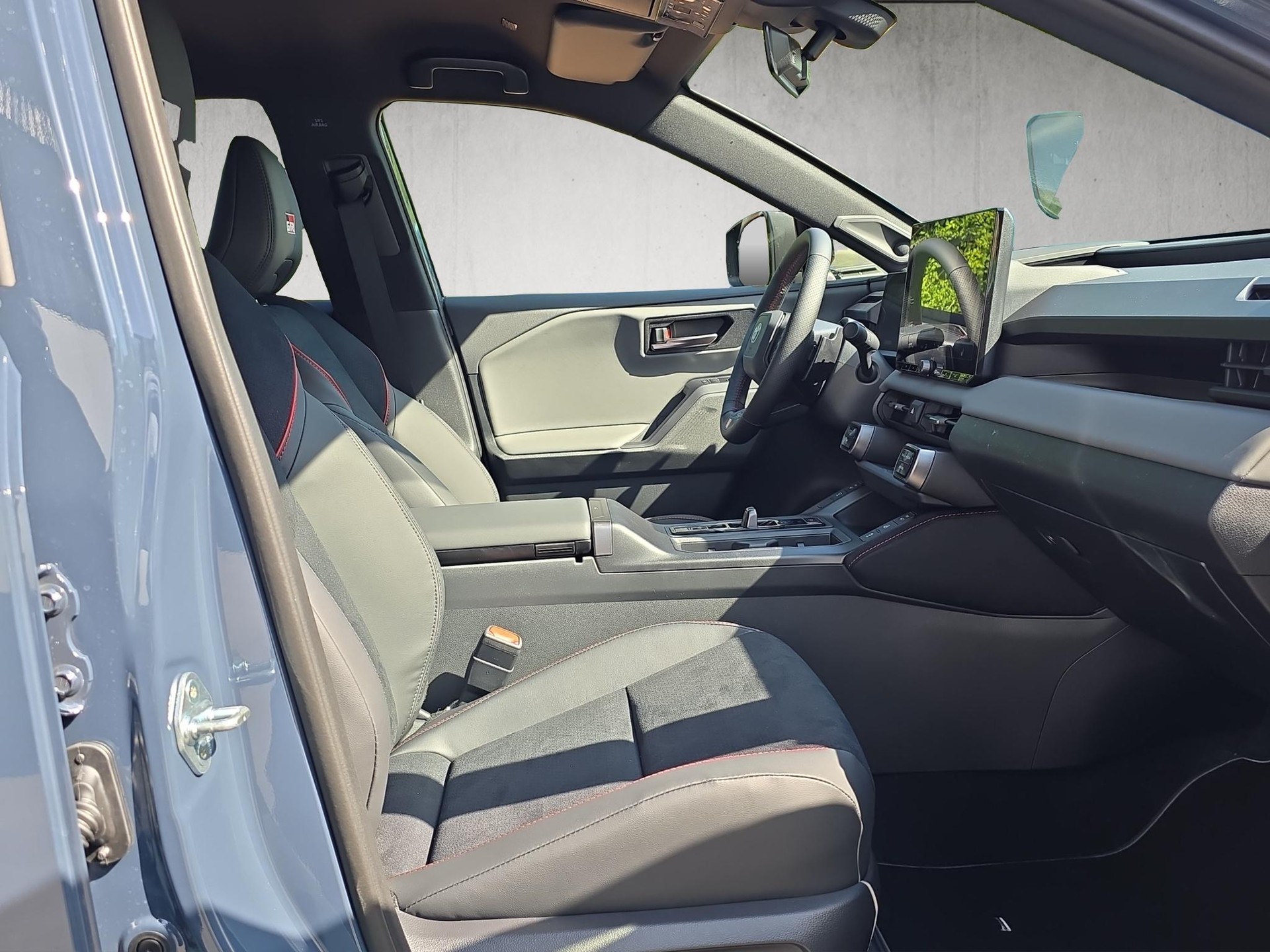 TOYOTA RAV4 2.5 HEV GR Sport-image-13