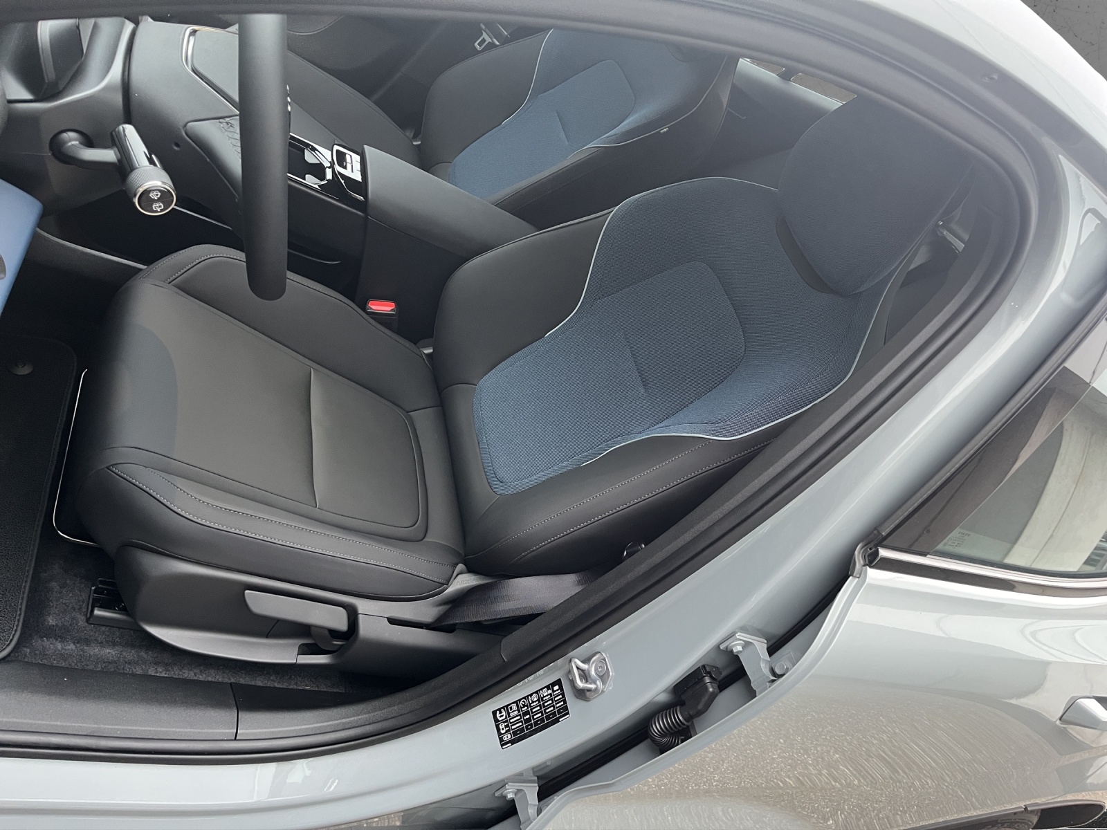 VOLVO EX30 E60 Core-image-12