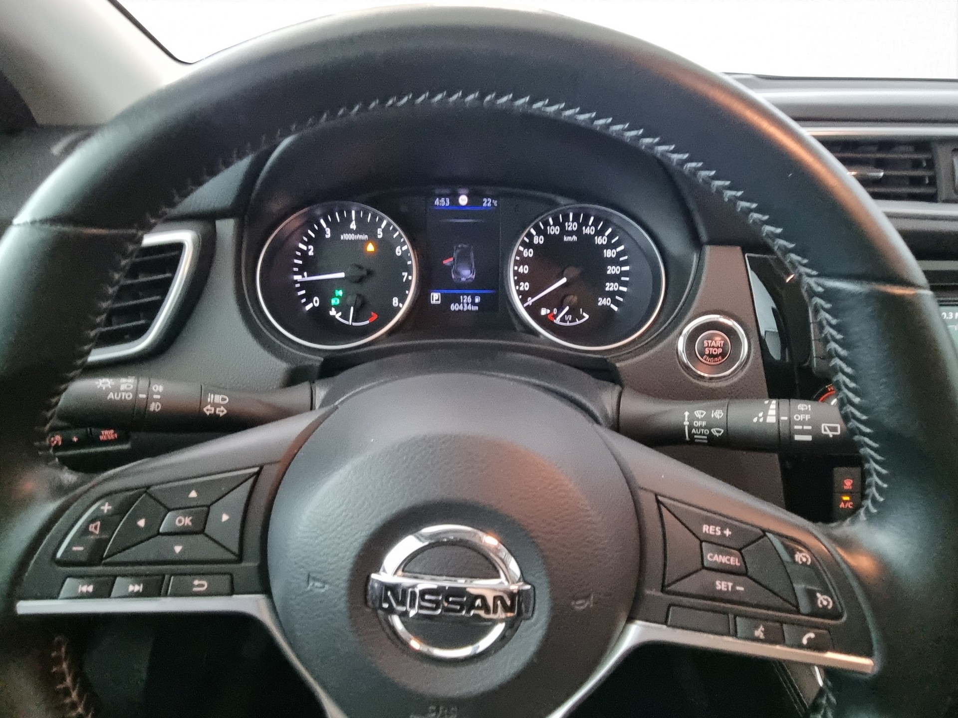NISSAN Qashqai 1.3 DIG-T 160 Acenta-image-10
