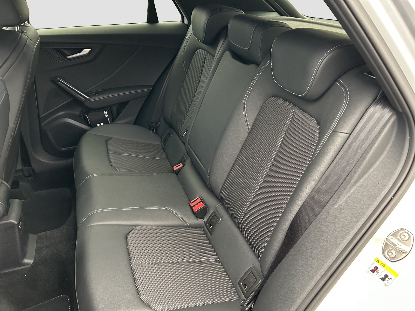 AUDI SQ2 TFSI quattro S-tronic 300PS - 4x4 - Anhängevorrichtung - Rückfahrkamera - Garantie-image-7