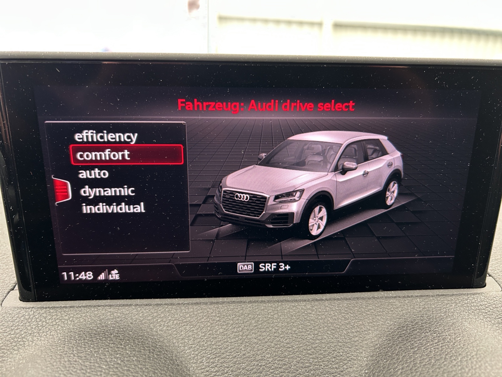 AUDI SQ2 TFSI quattro S-tronic 300PS - 4x4 - Anhängevorrichtung - Rückfahrkamera - Garantie-image-10