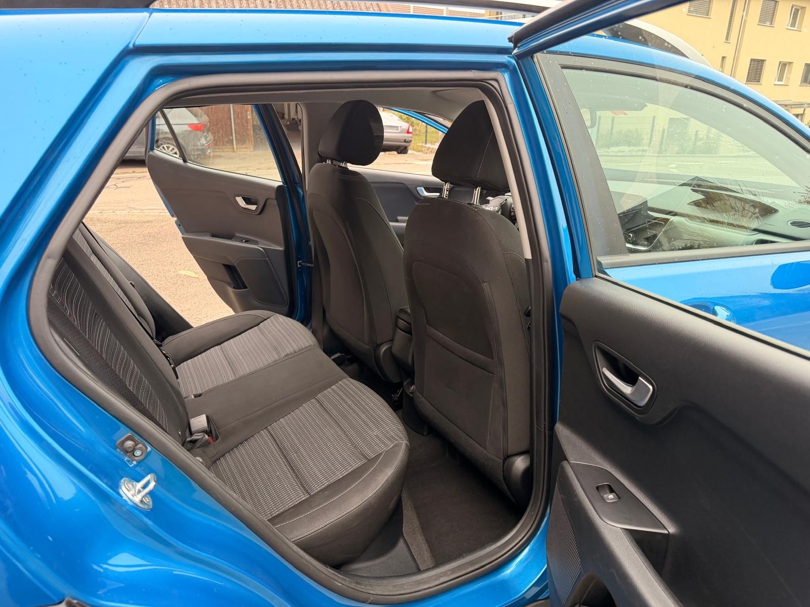 KIA Stonic 1.0 T-GDI Power DCT-image-11