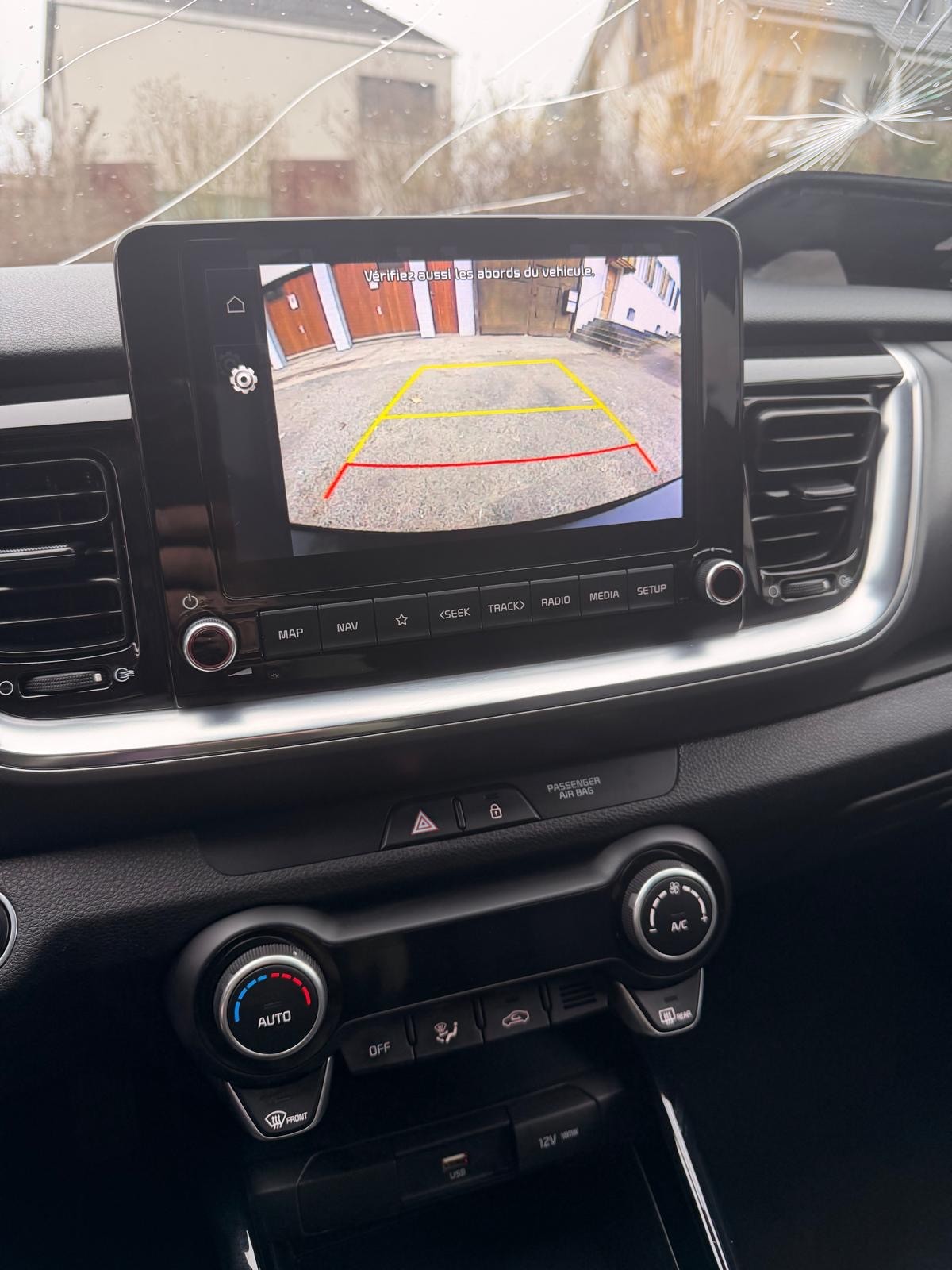 KIA Stonic 1.0 T-GDI Power DCT-image-14
